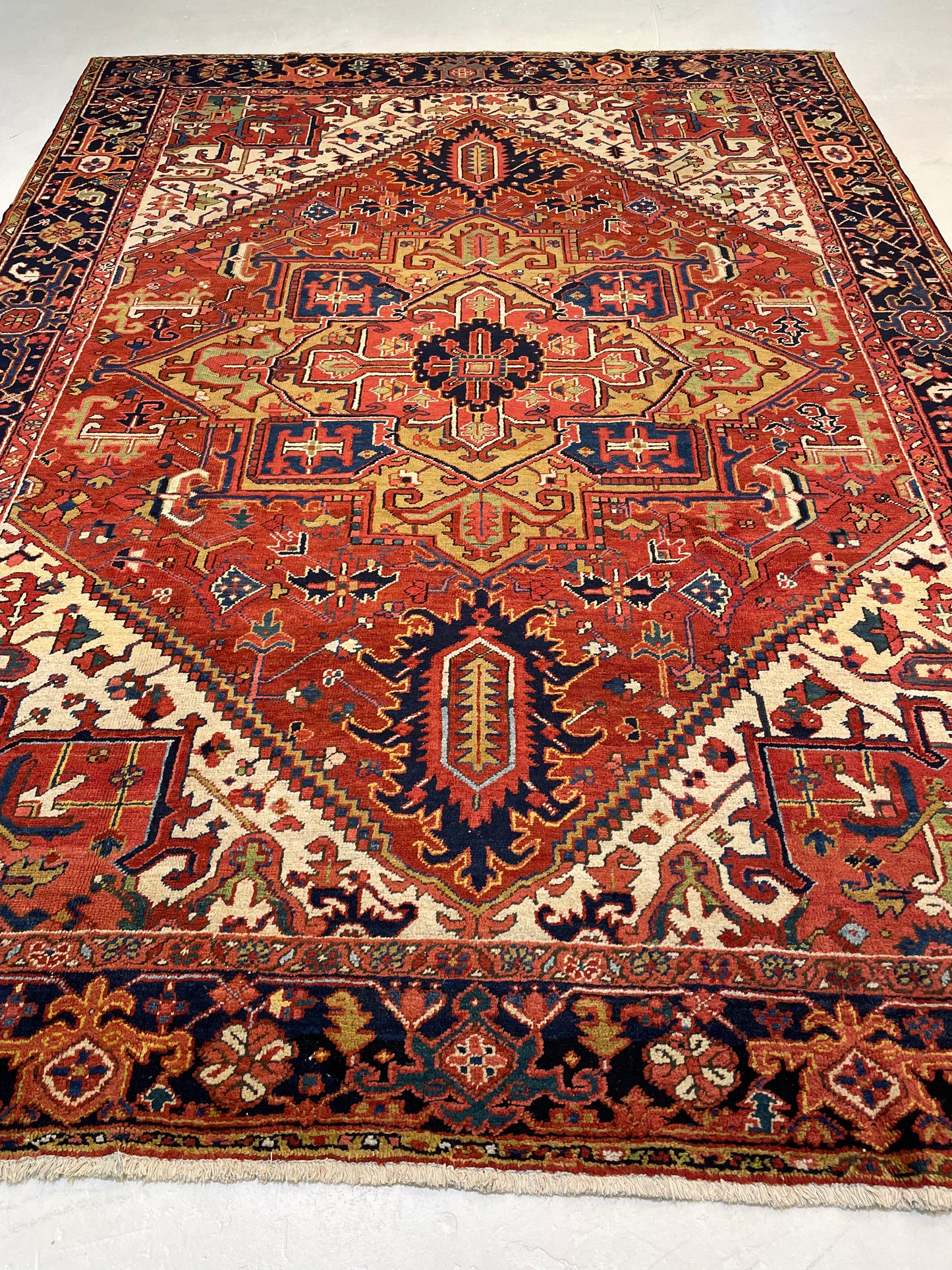 Hand-Knotted Wool Area Rug Heriz Serapi 8'1" x 11'