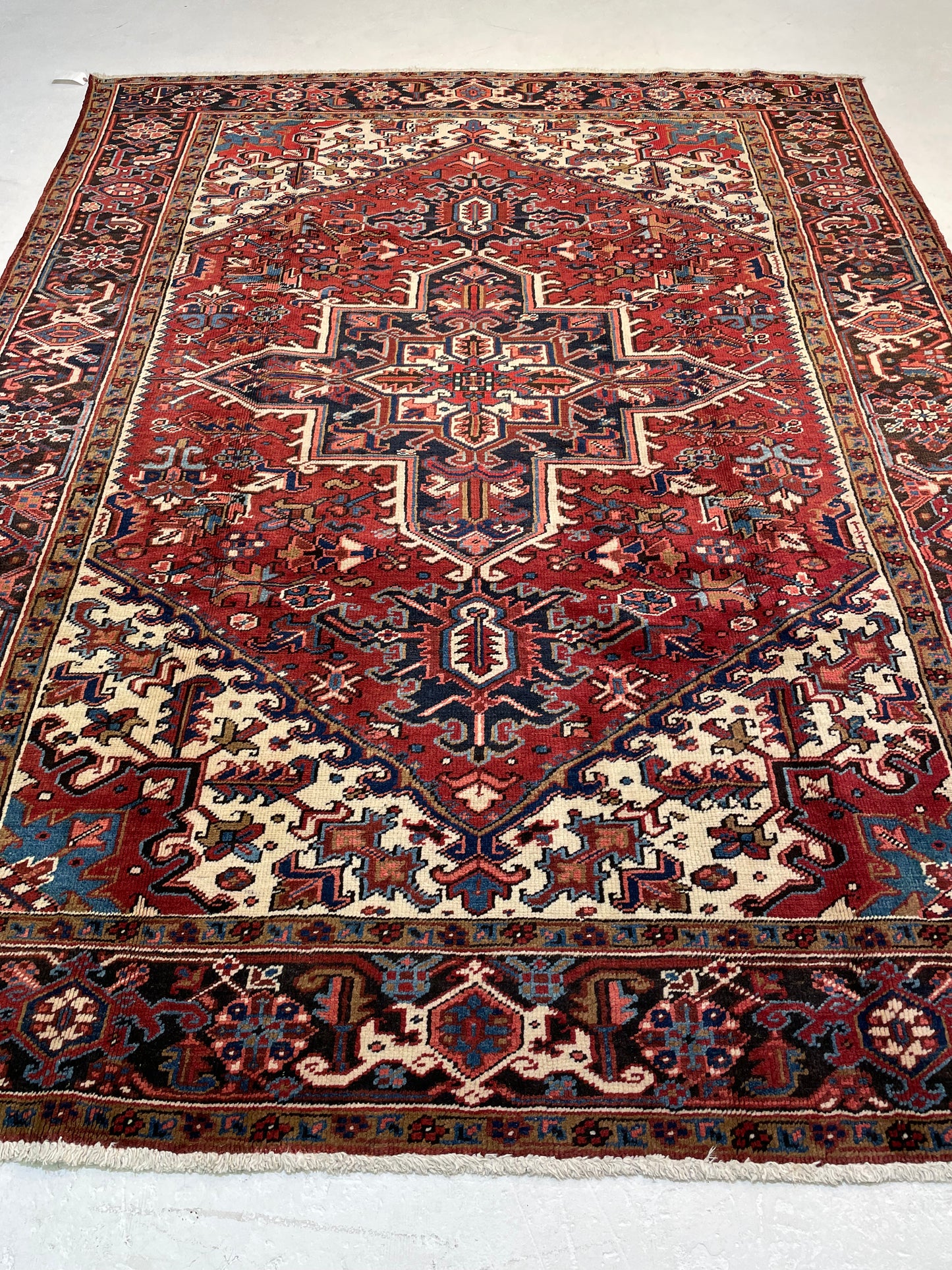 Hand-Knotted Wool Area Rug Heriz 7'3' x 9'2"