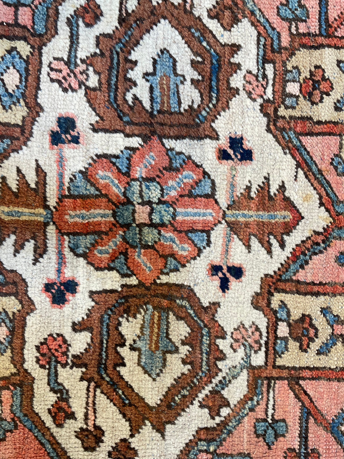 Antique Hand-Knotted Wool Area Rug Heriz Serapi 7'4" x 11'8"