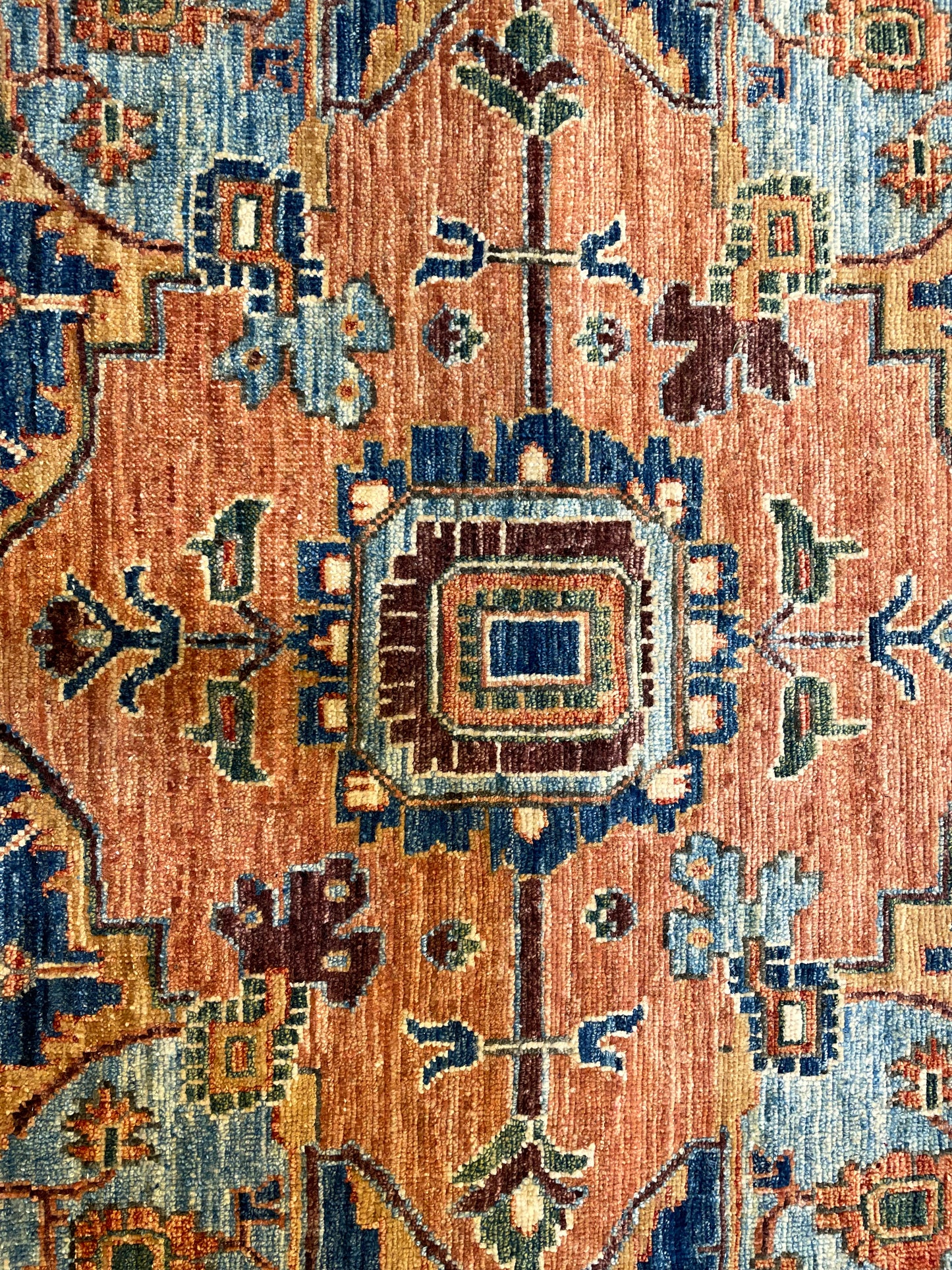 Hand-Knotted Wool Area Rug Serapi 9' x 12'3"