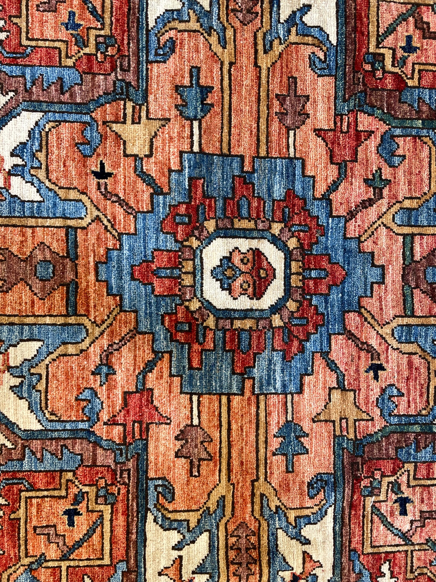 Hand-Knotted Wool Area Rug Serapi 10'2" x 13'8"