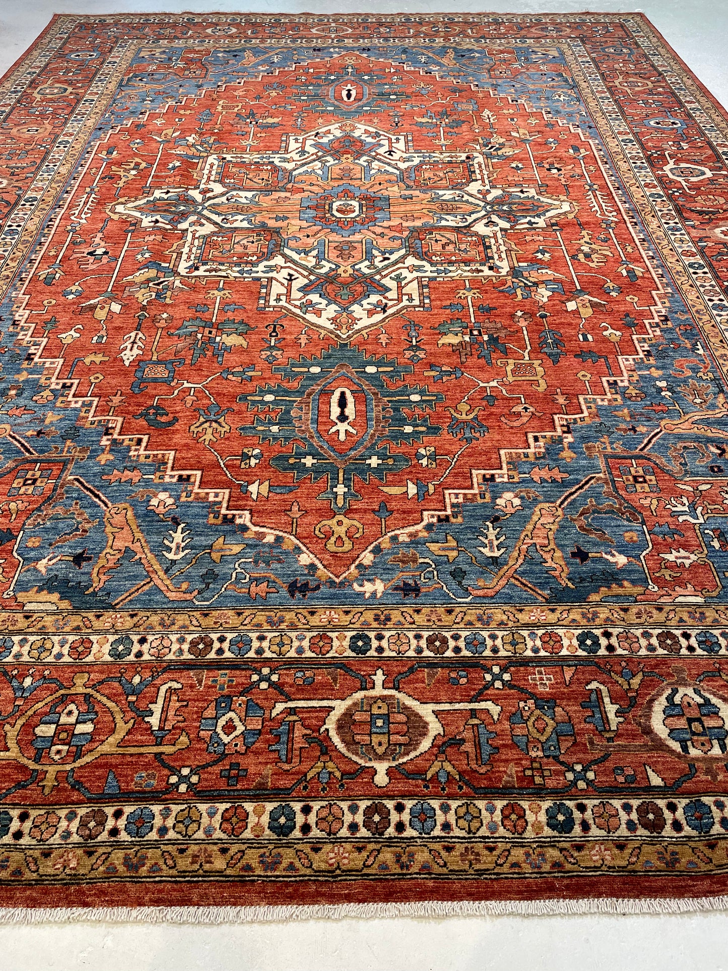 Hand-Knotted Wool Area Rug Serapi 10'2" x 13'8"