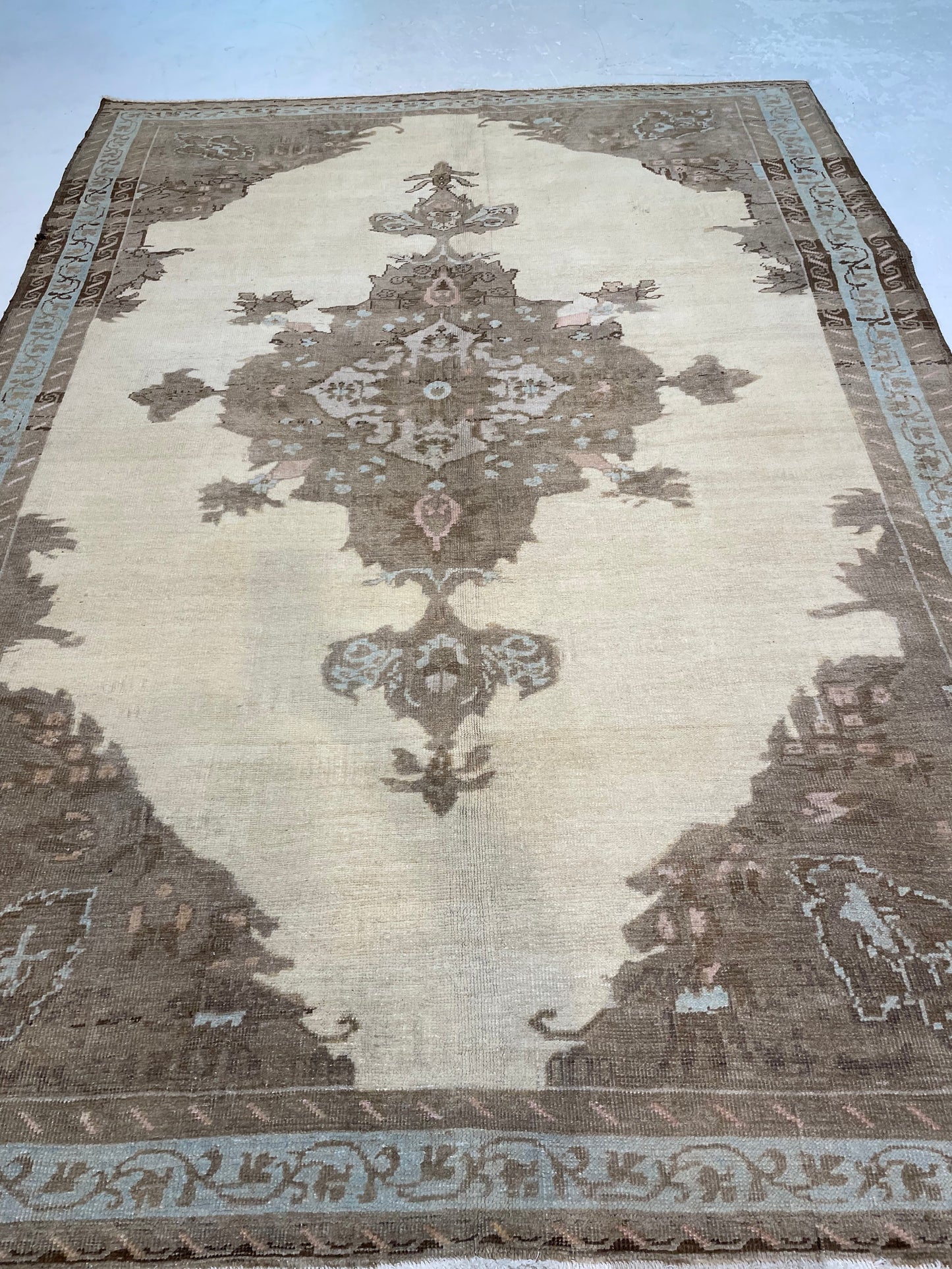 Hand-Knotted Wool Area Rug Turkish Oushak 6'9" x 9'2"
