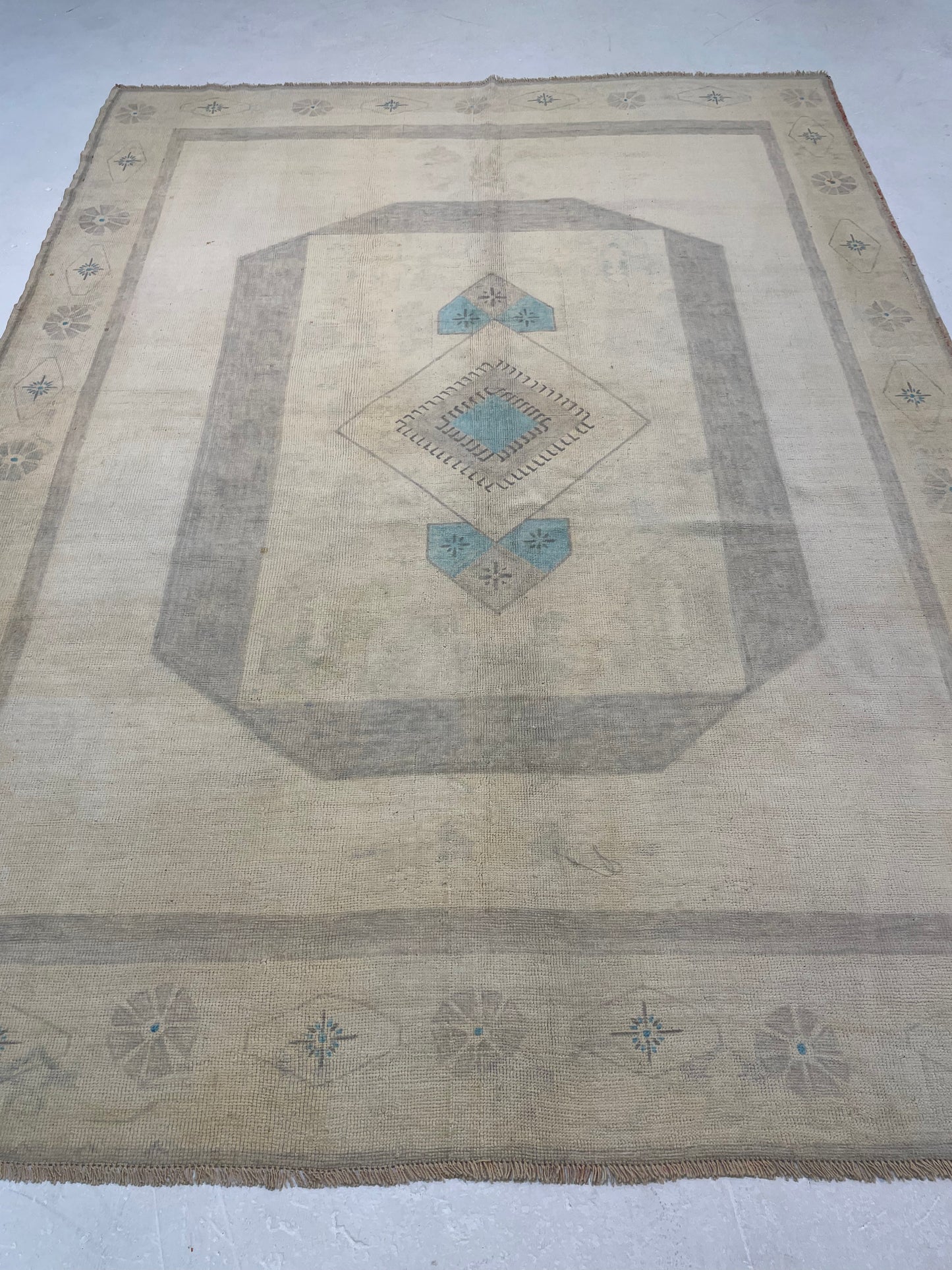 Hand-Knotted Wool Area Rug Turkish Oushak 6'5" x 8'10"