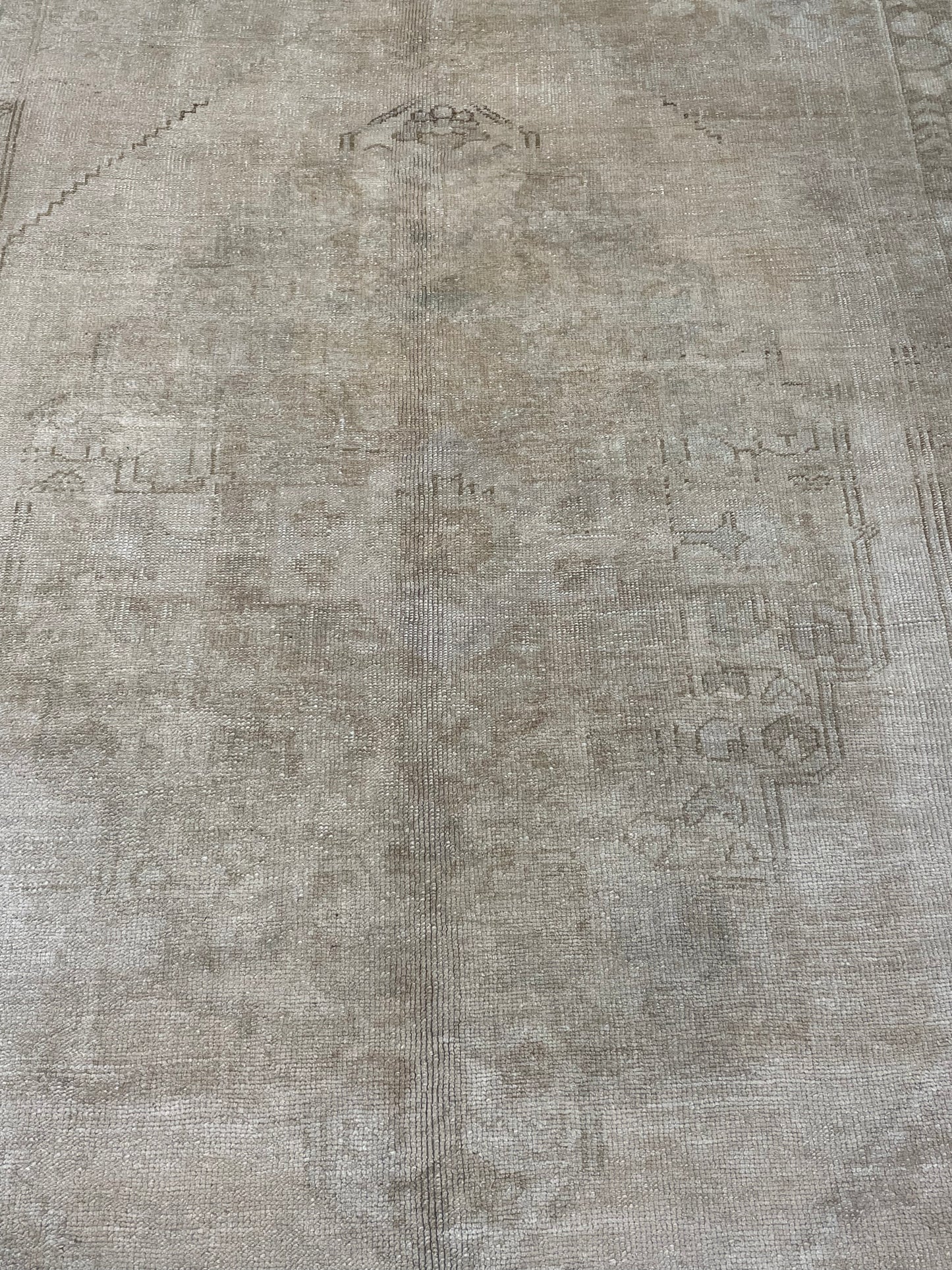 Hand-Knotted Wool Area Rug Turkish Oushak 5'9" x 10'5"