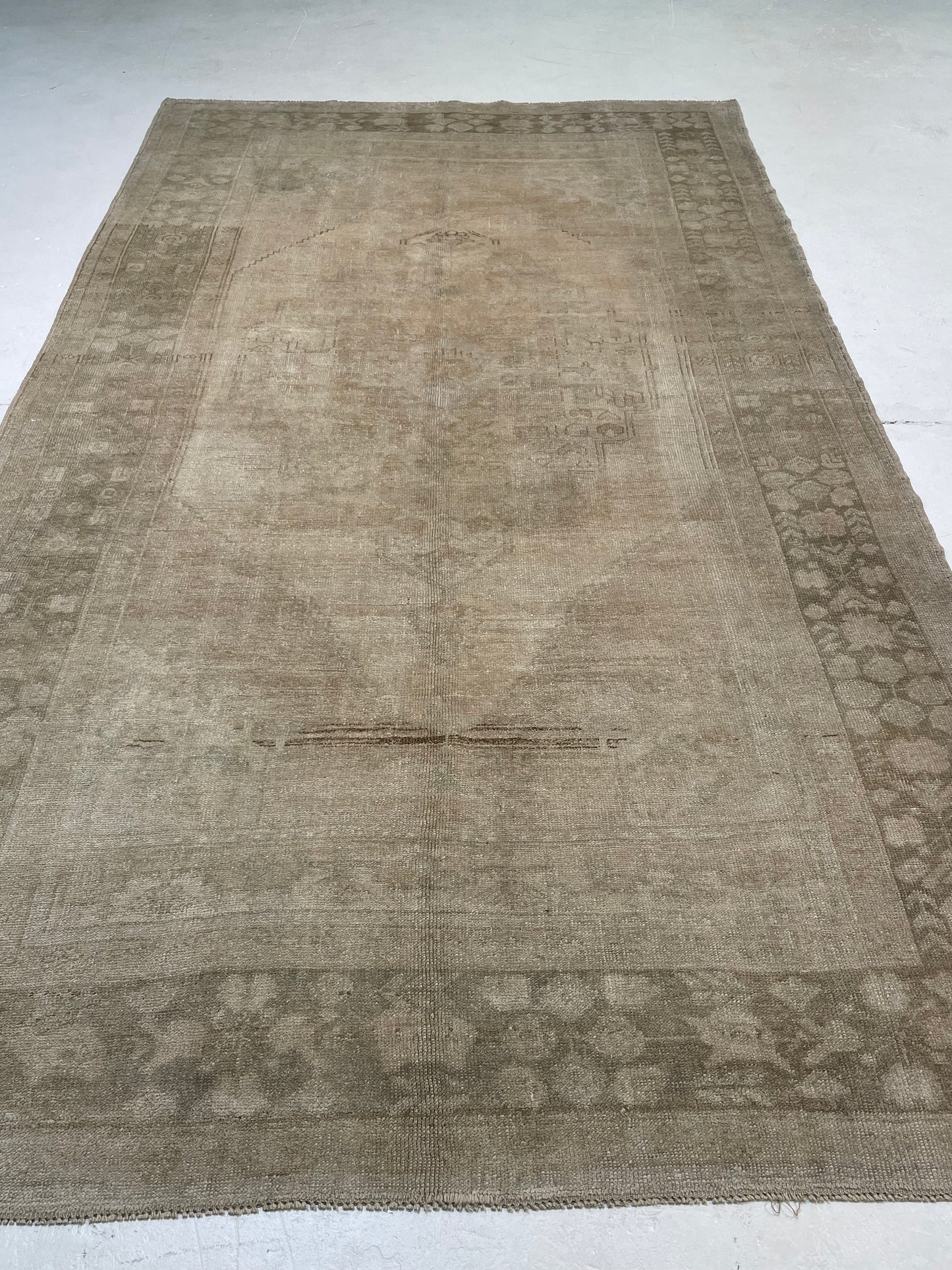 Hand-Knotted Wool Area Rug Turkish Oushak 5'9" x 10'5"