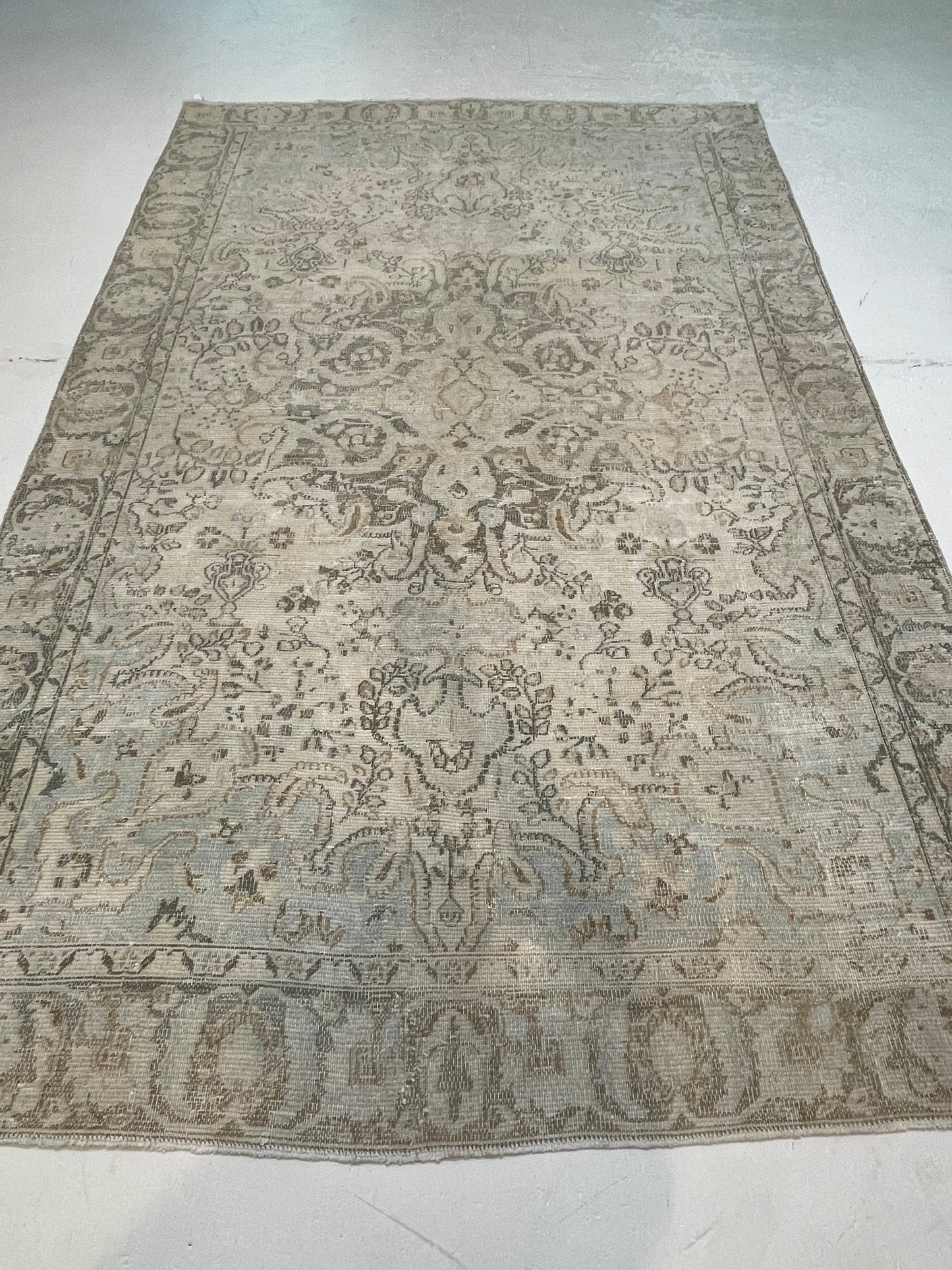 Hand-Knotted Wool Area Rug Turkish Oushak 6'3" x 9'8"