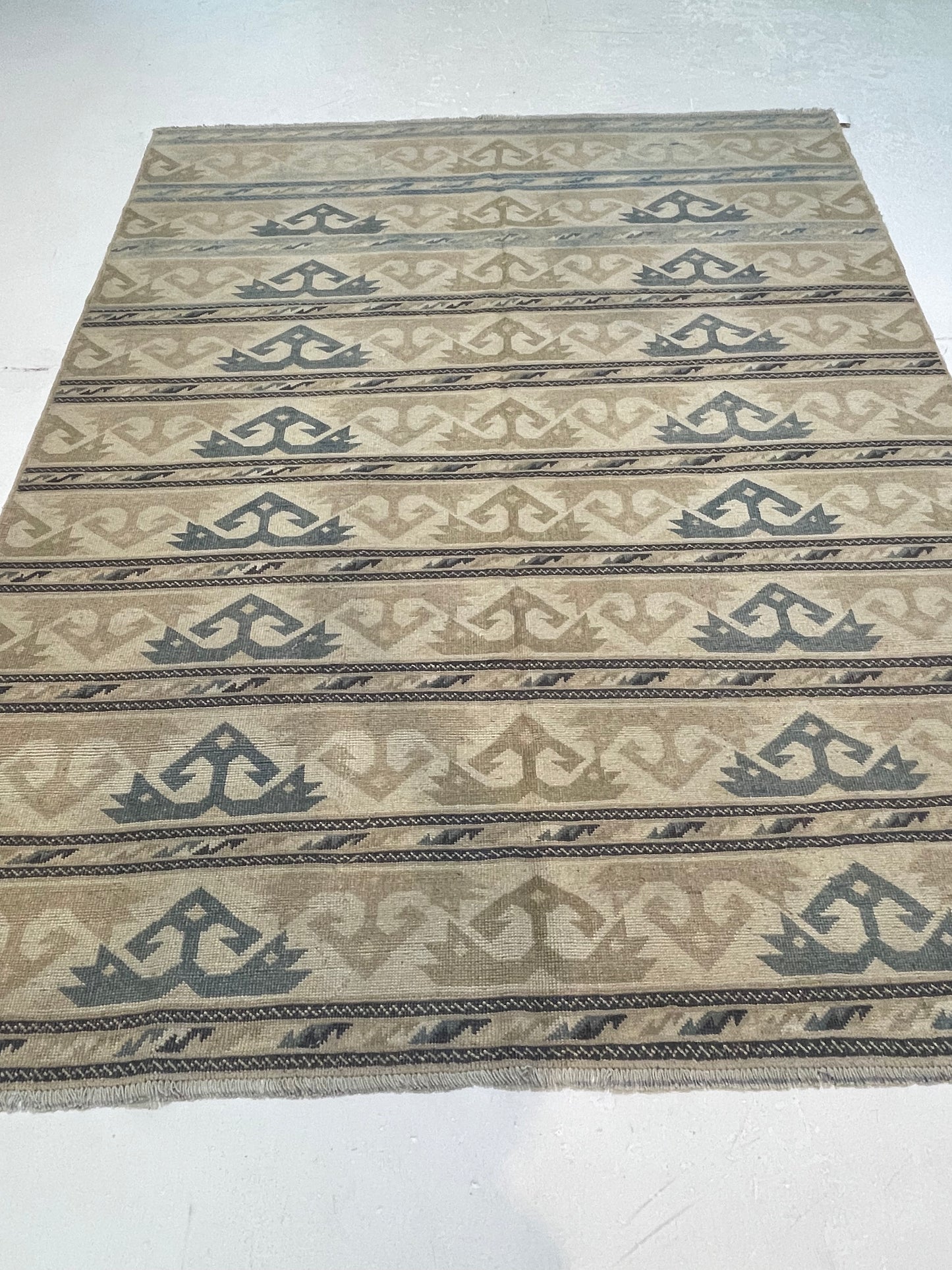 Hand-Knotted Wool Area Rug Turkish Oushak 6'1" x 7'9"