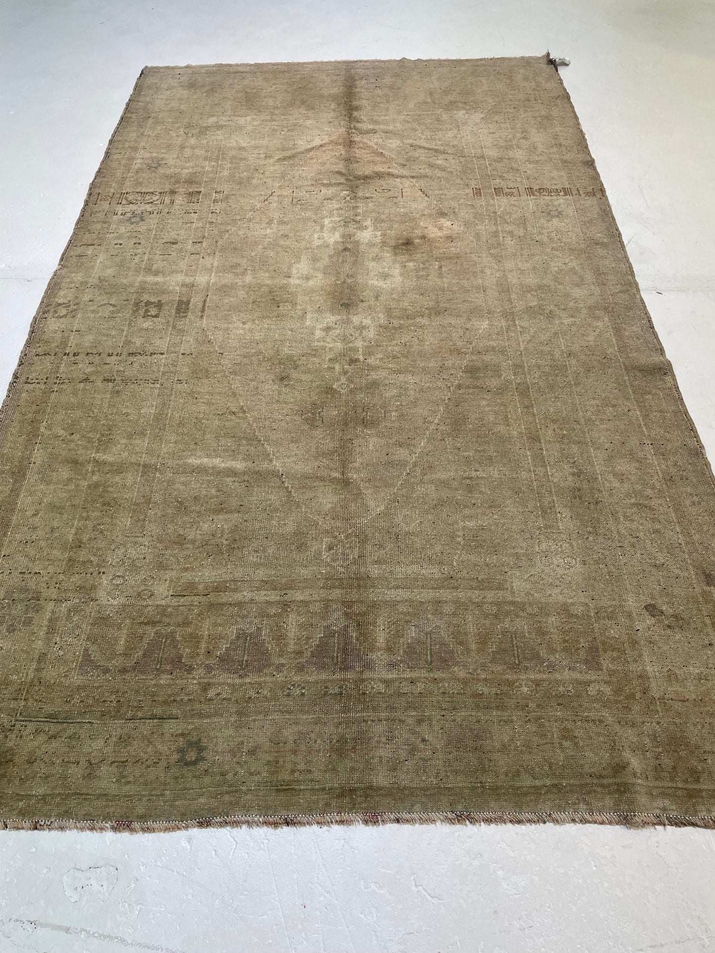 Hand-Knotted Wool Area Rug Turkish Oushak 5'2" x 8'10"