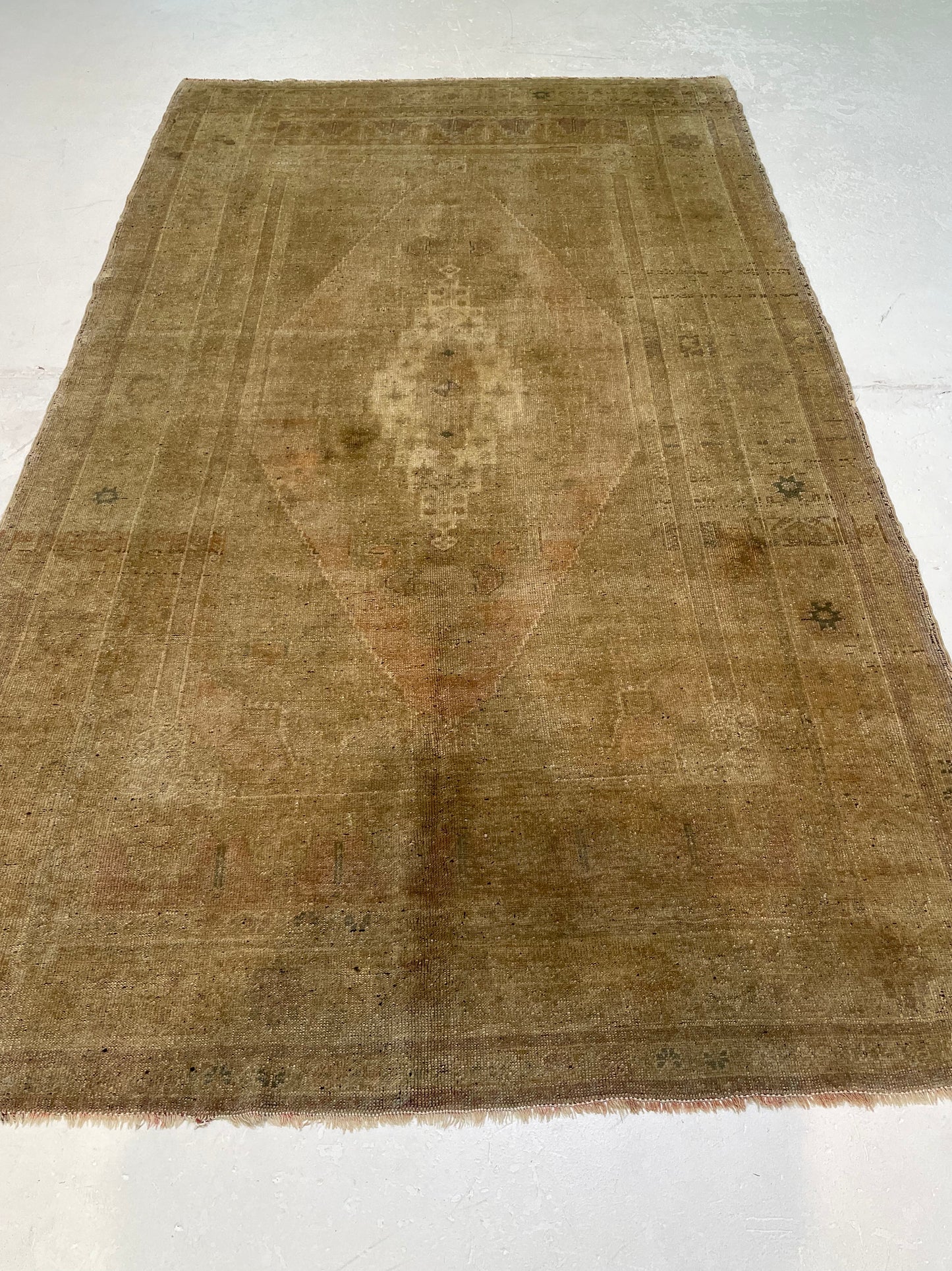Hand-Knotted Wool Area Rug Turkish Oushak 5'2" x 8'10"