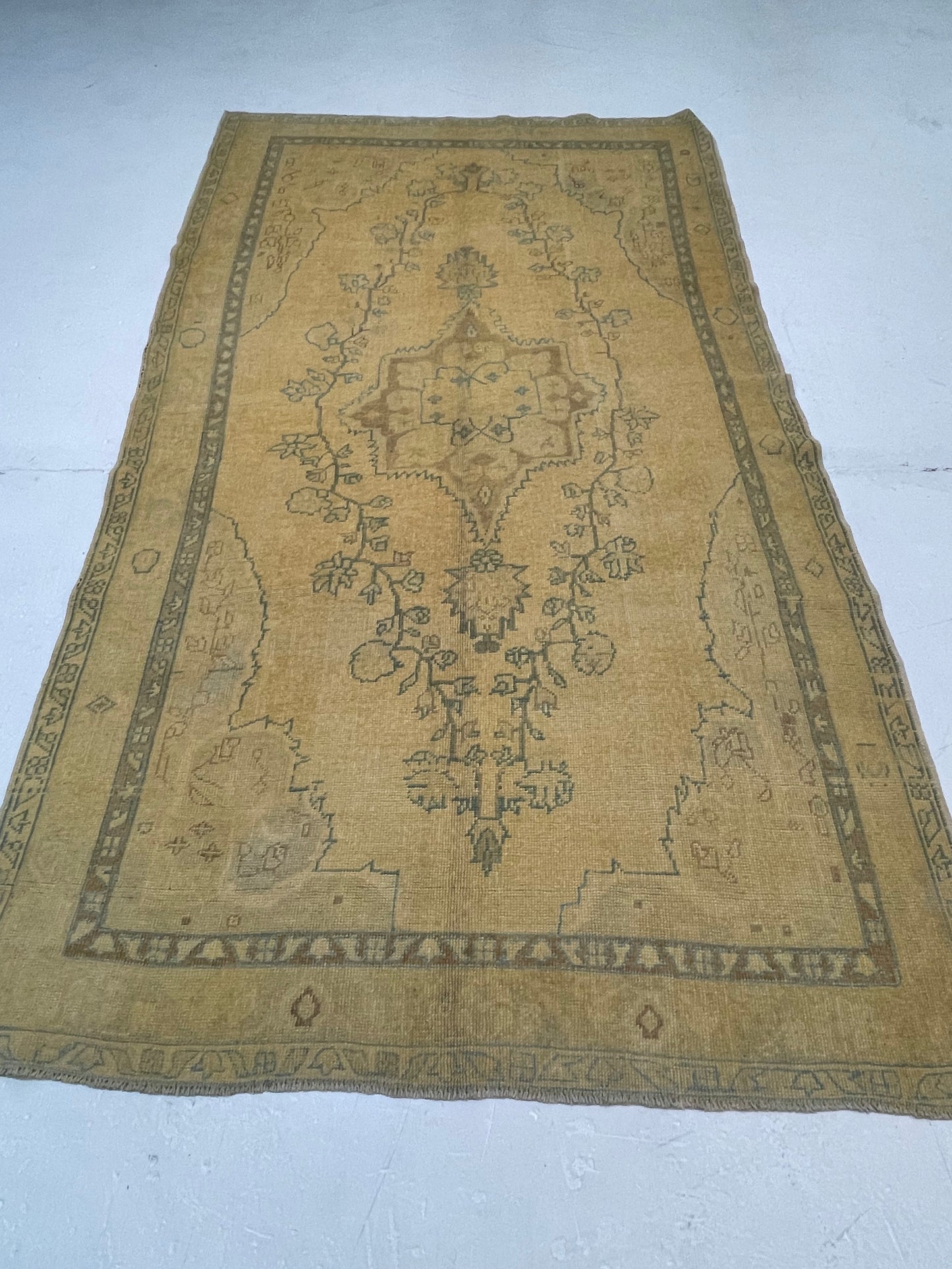 Hand-Knotted Wool Area Rug Turkish Oushak 4'9" x 8'8"