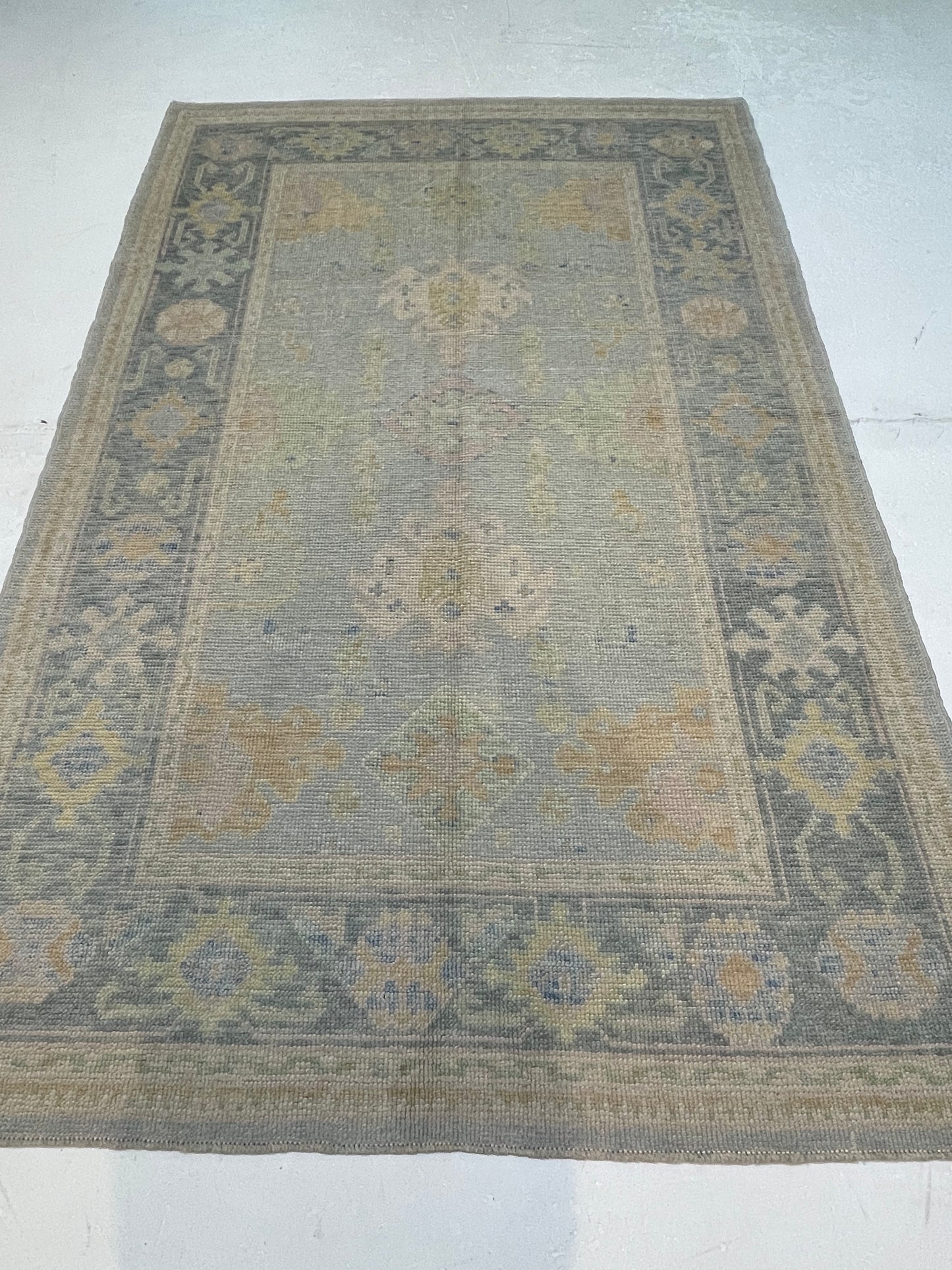 Hand-Knotted Wool Area Rug Turkish Oushak 5'5" x 8'