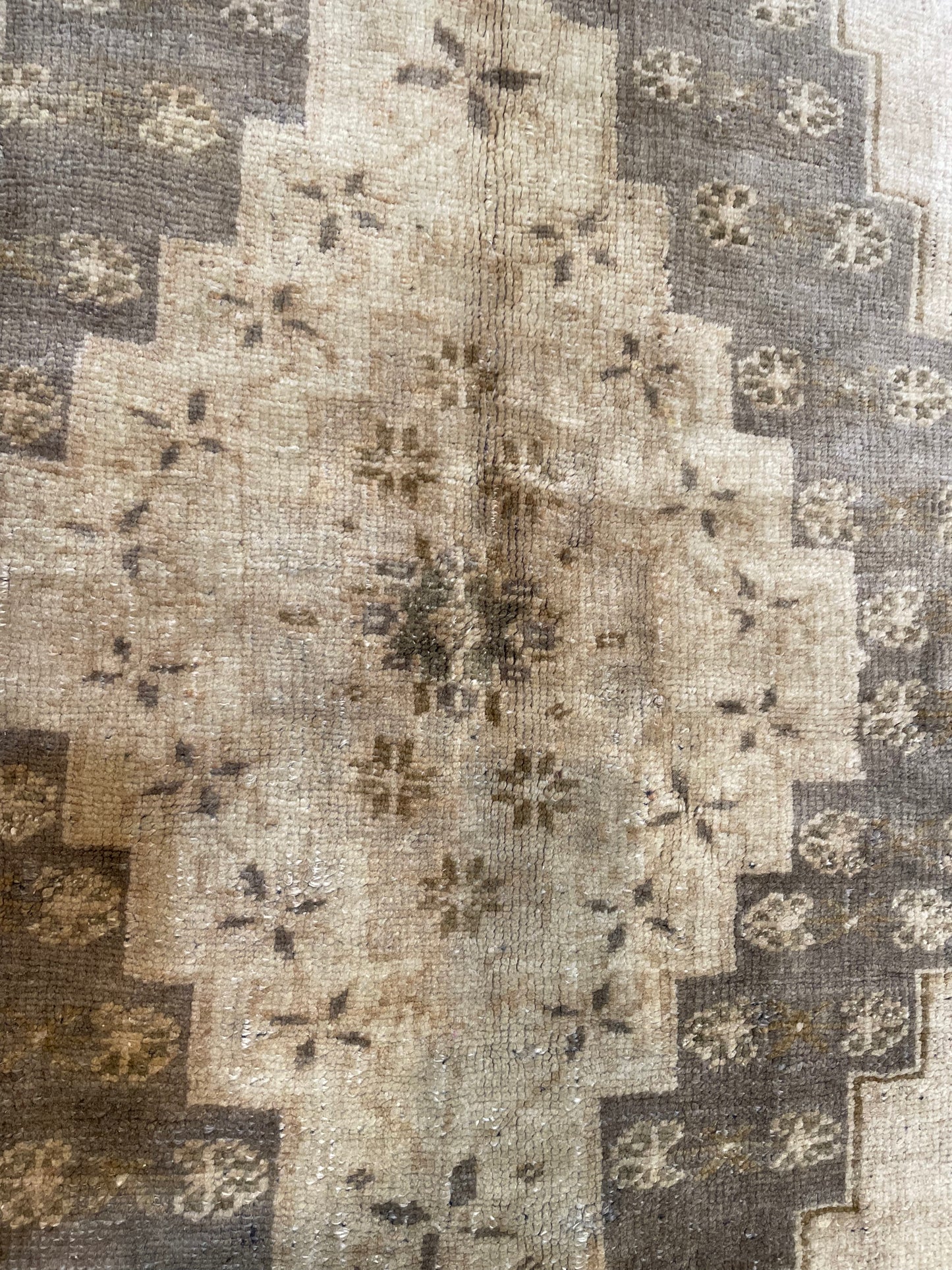 Hand-Knotted Wool Area Rug Turkish Oushak 5'7" x 10'3"