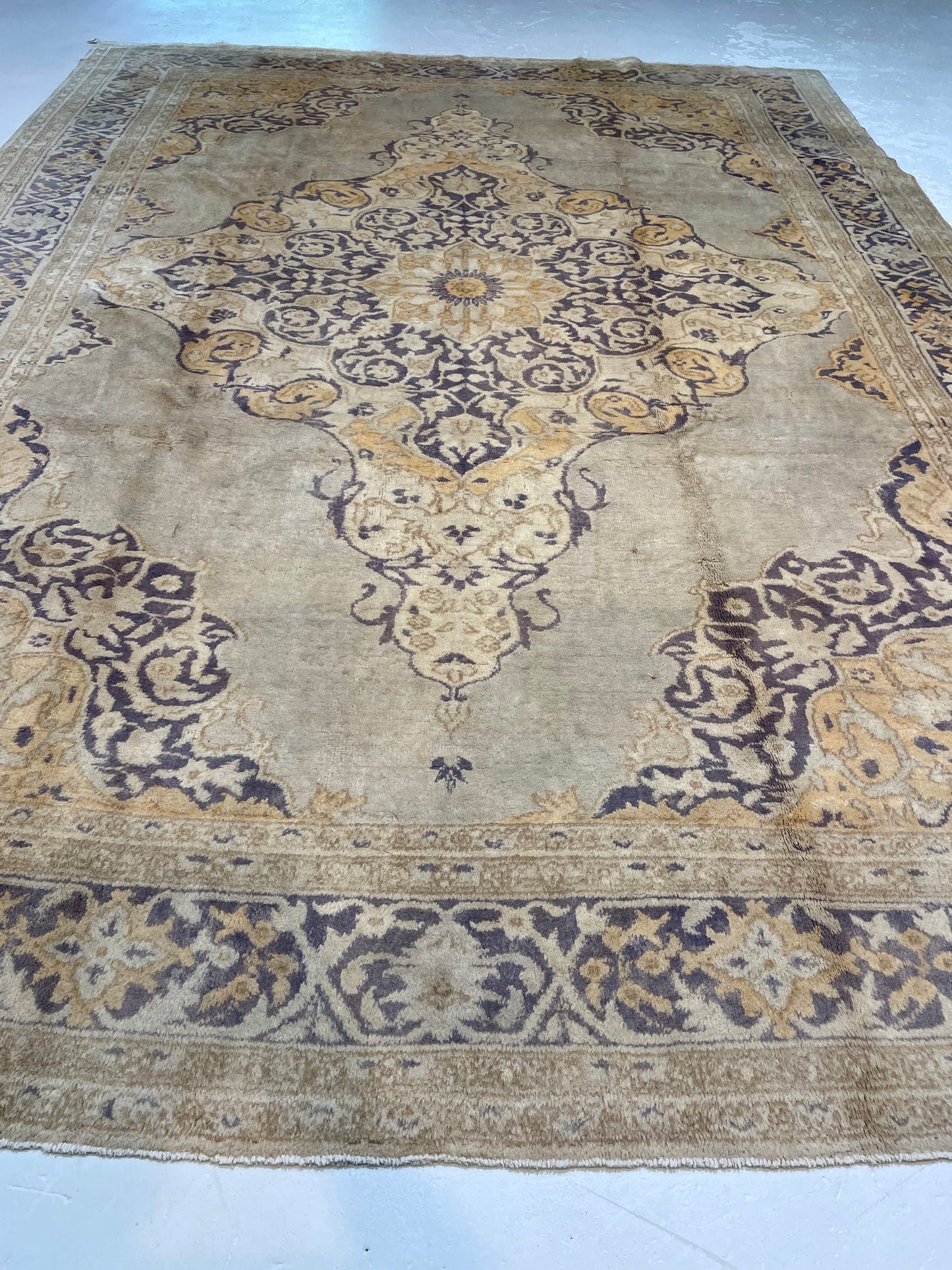 Hand-Knotted Wool Area Rug Turkish Oushak 8'4" x 11'2"