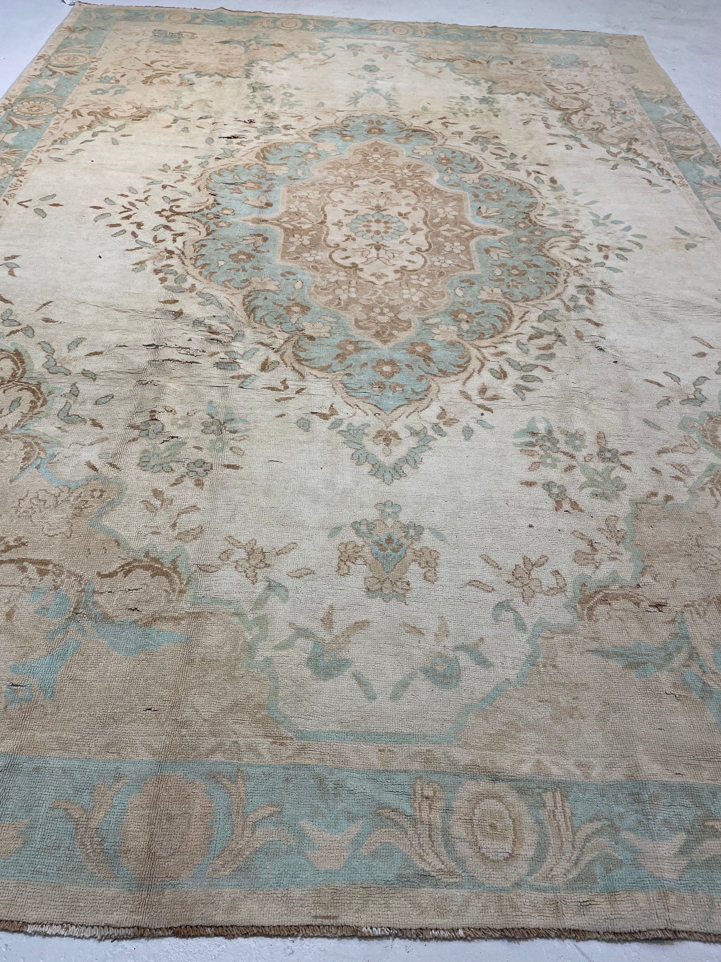 Hand-Knotted Wool Area Rug Turkish Oushak 7'11" x 11'1"