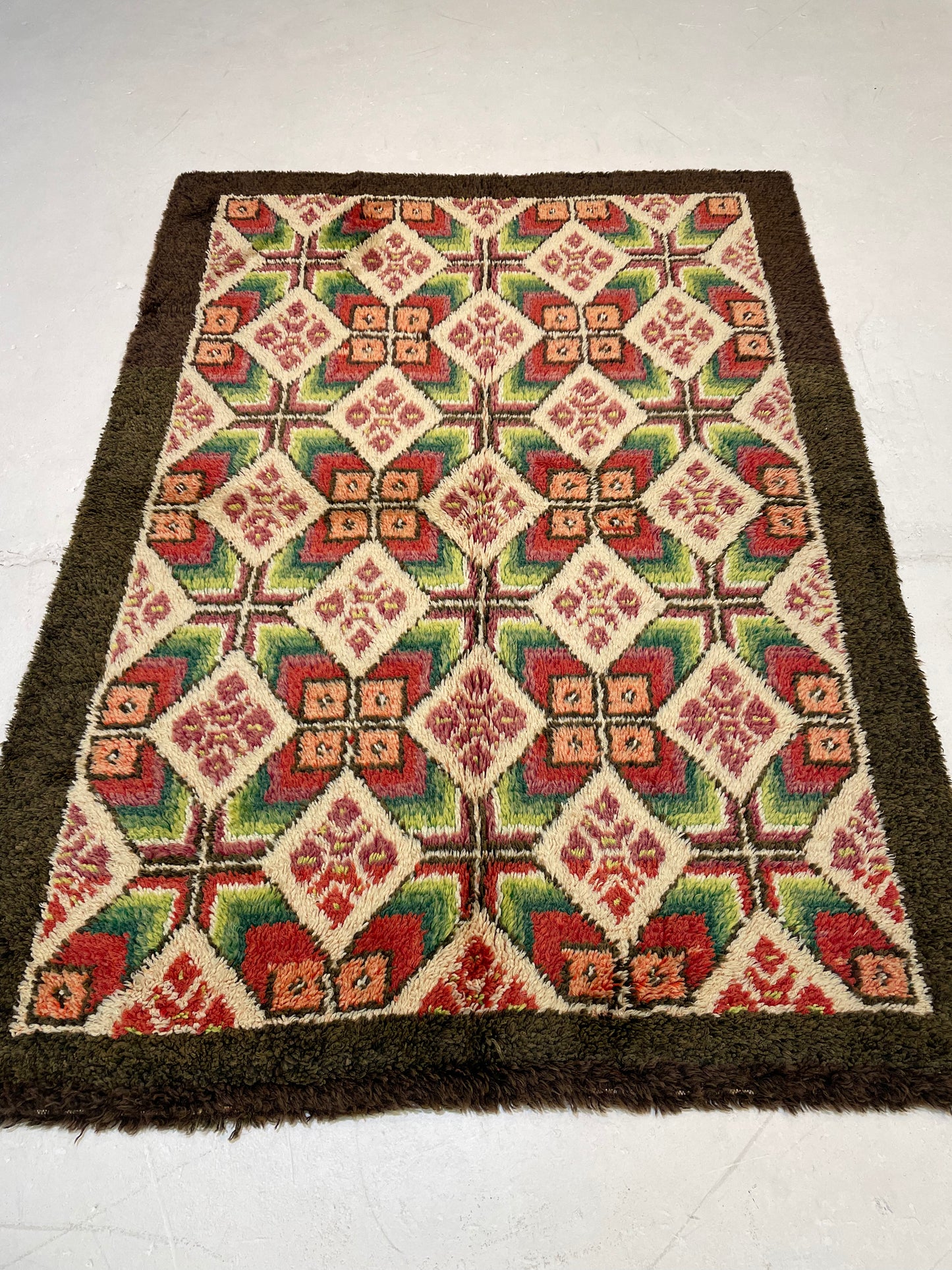Hand-Knotted Wool Rug Turkish Oushak 4'10" x 6'7"