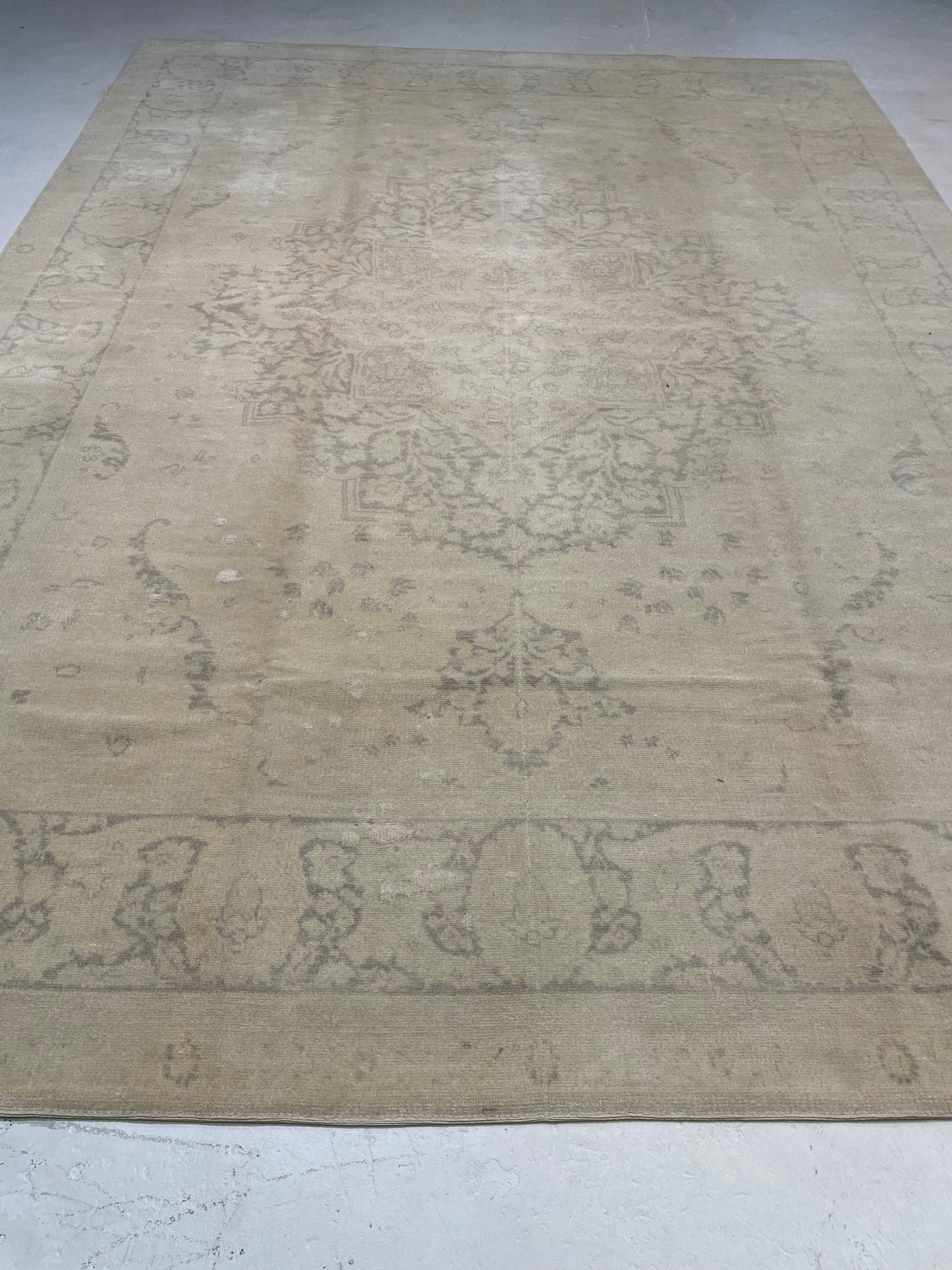 Hand-Knotted Wool Rug Turkish Oushak 8'7" x 12'