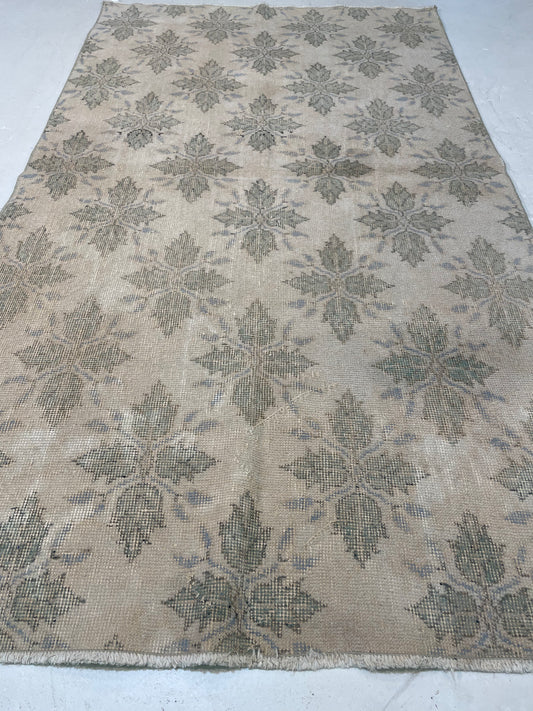 Hand-Knotted Wool Rug Turkish Oushak 3'10" x 6'6"