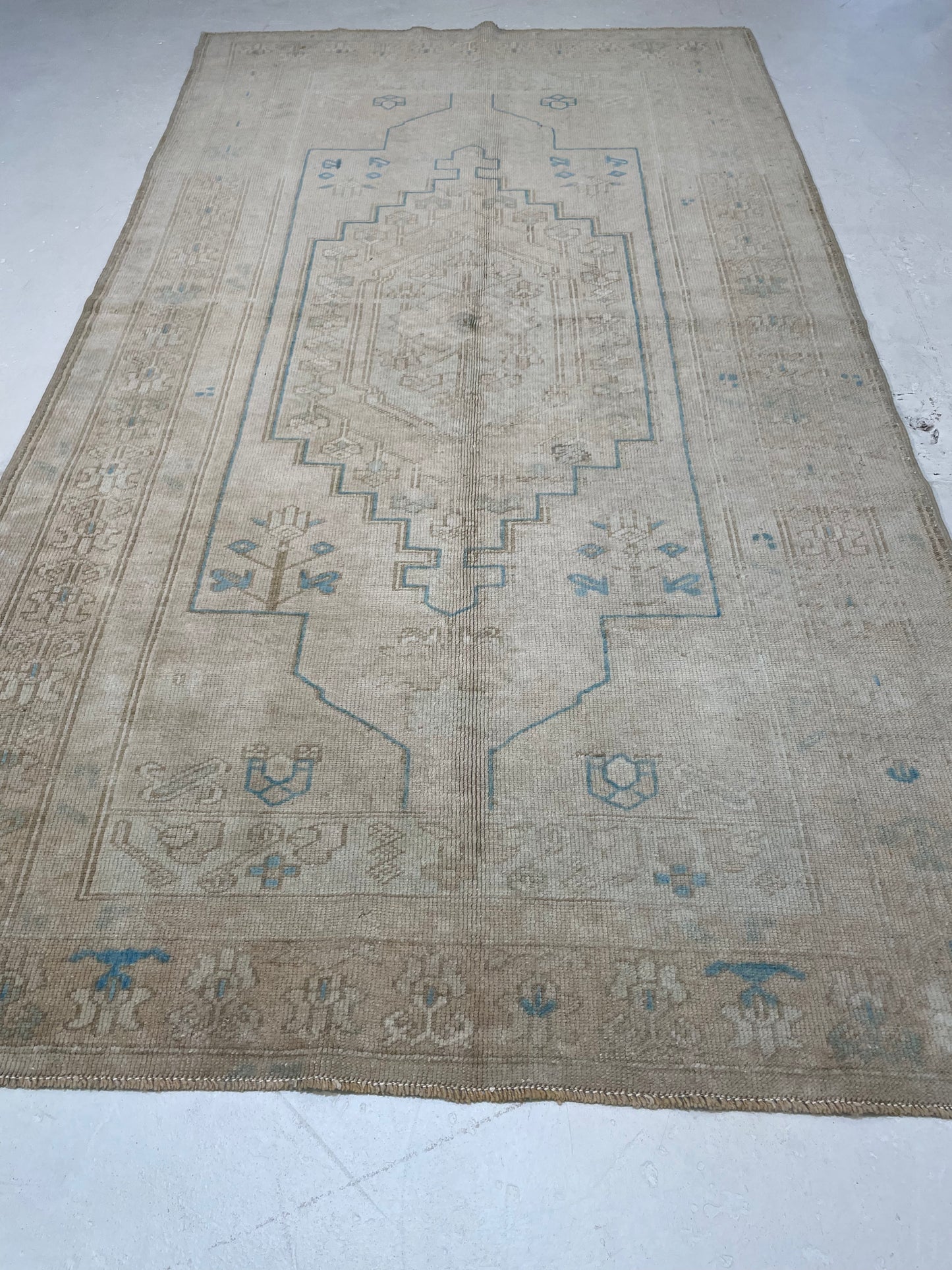 Hand-Knotted Wool Rug Turkish Oushak 3'10" x 7'