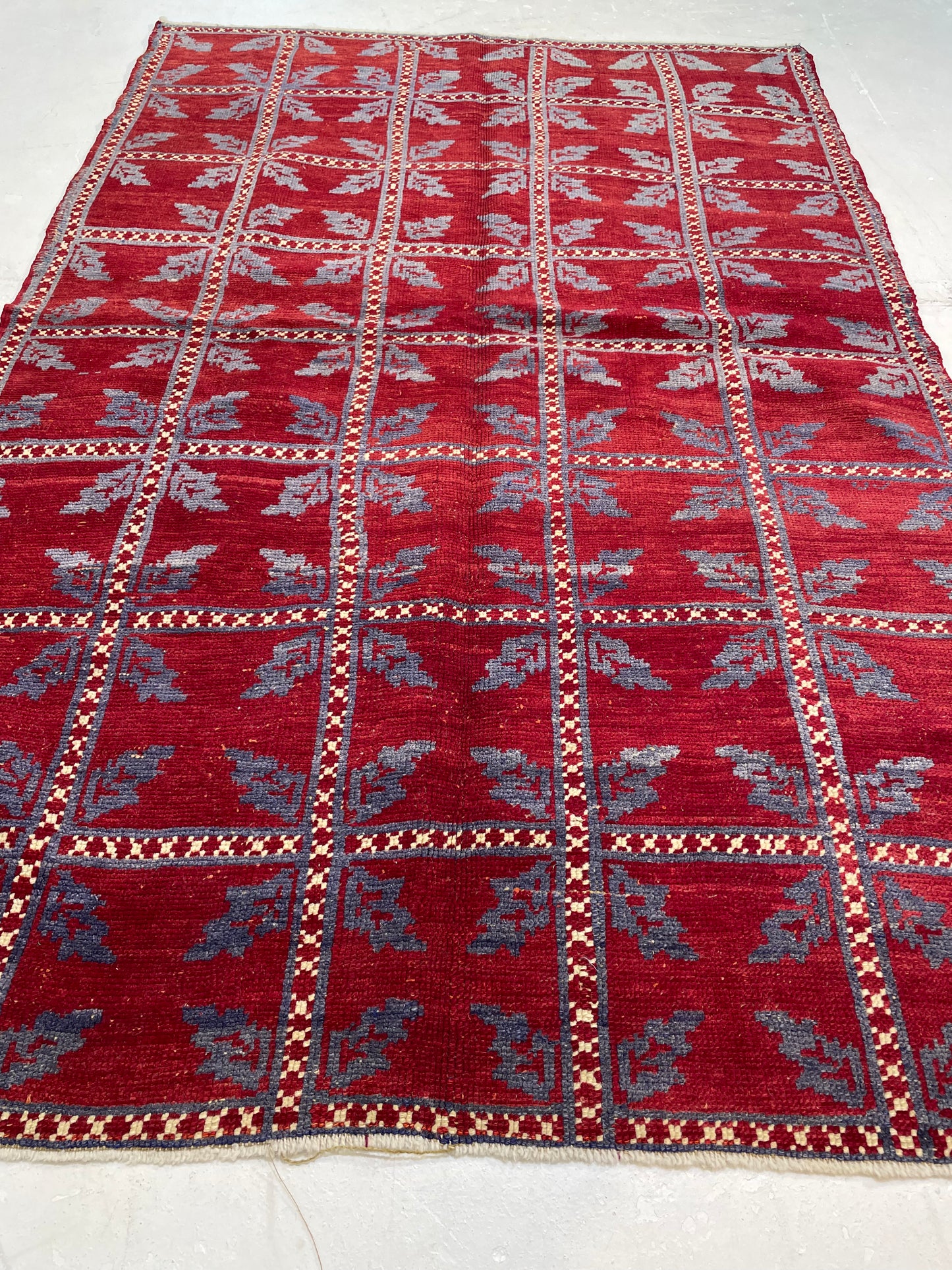 Hand-Knotted Wool Rug Turkish Oushak 4'3" x 6'7"