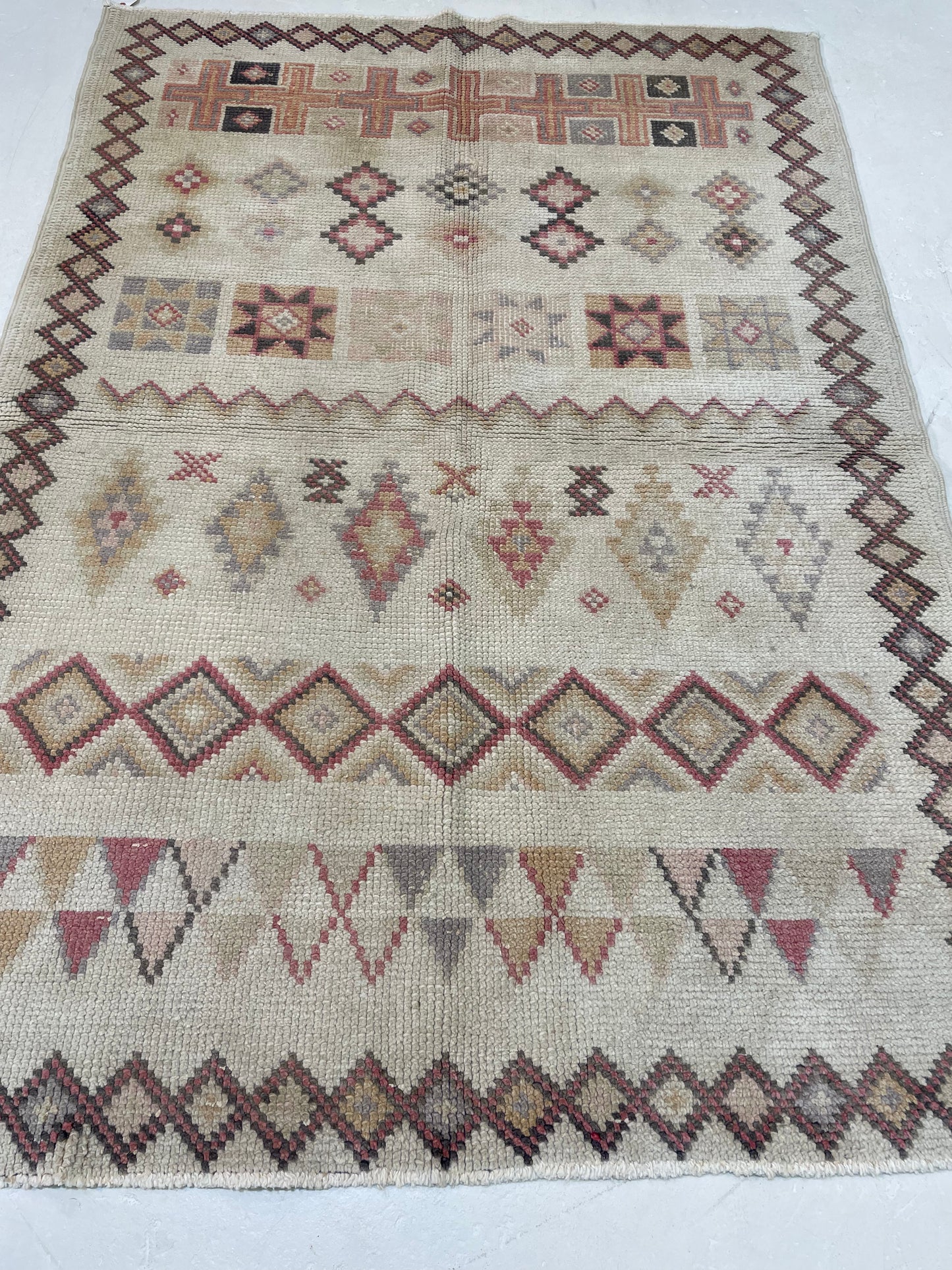 Hand-Knotted Wool Rug Turkish Oushak 4' x 5'7"