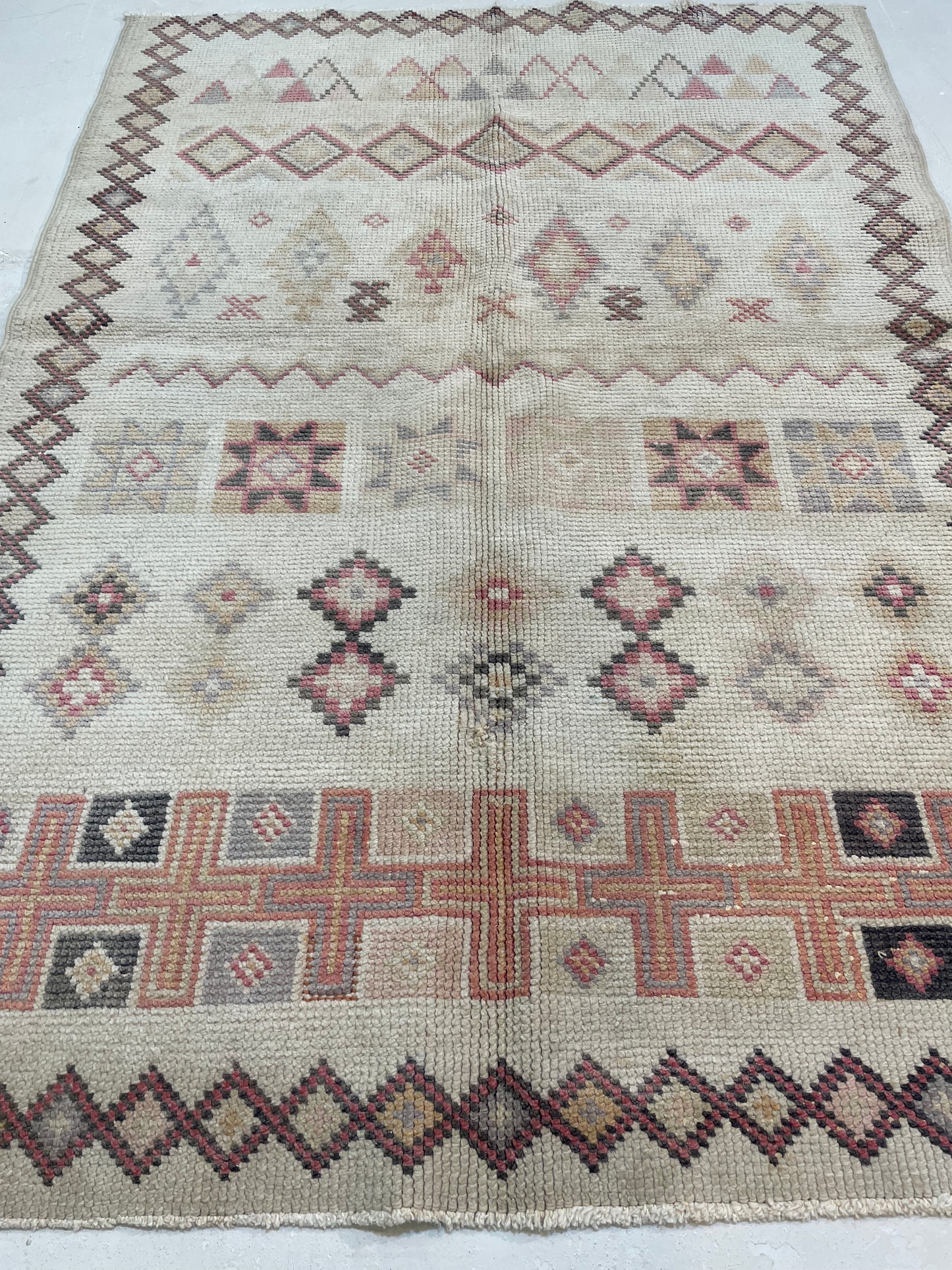 Hand-Knotted Wool Rug Turkish Oushak 4' x 5'7"