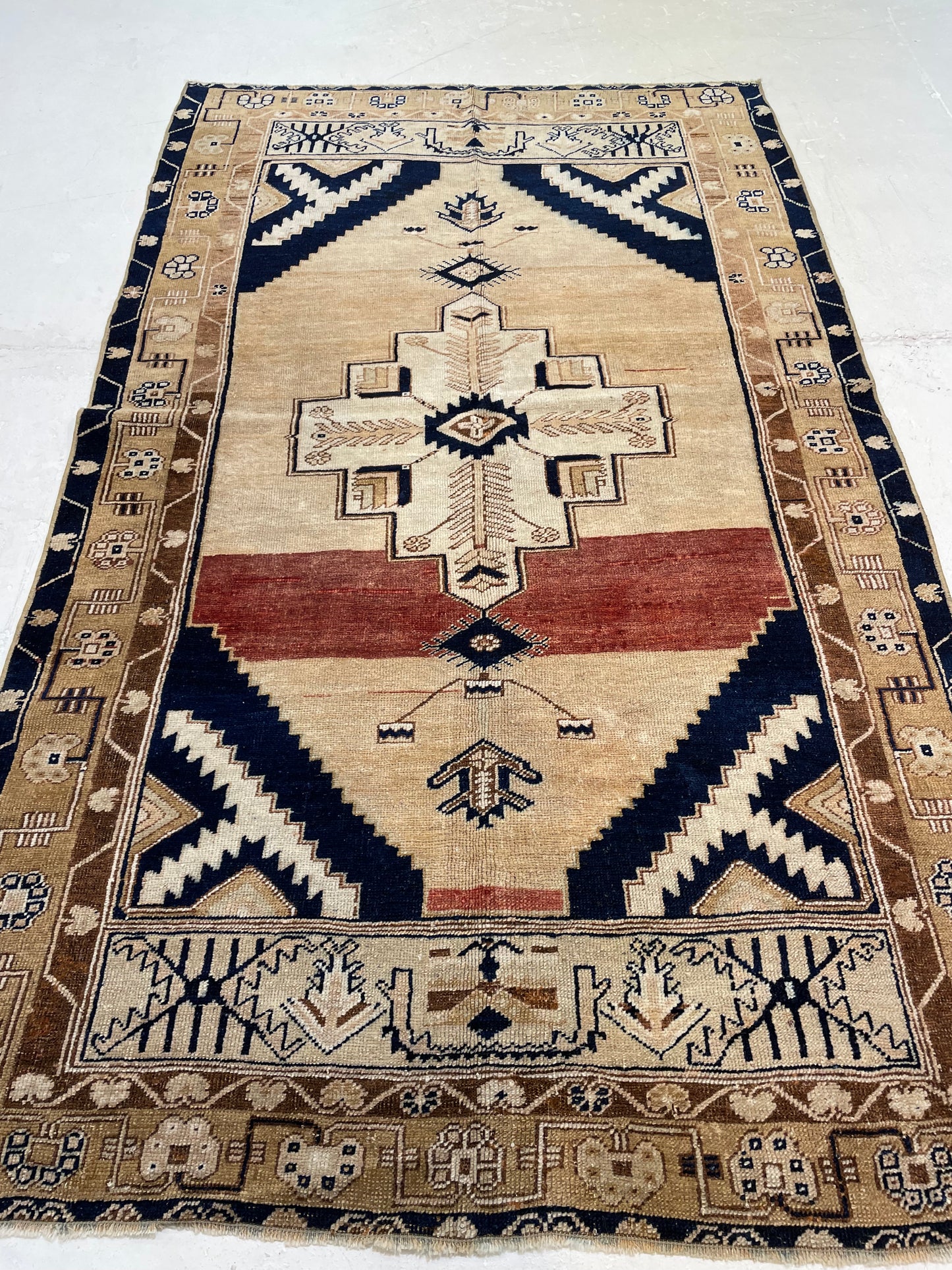Hand-Knotted Wool Rug Turkish Oushak 3'5" x 6'