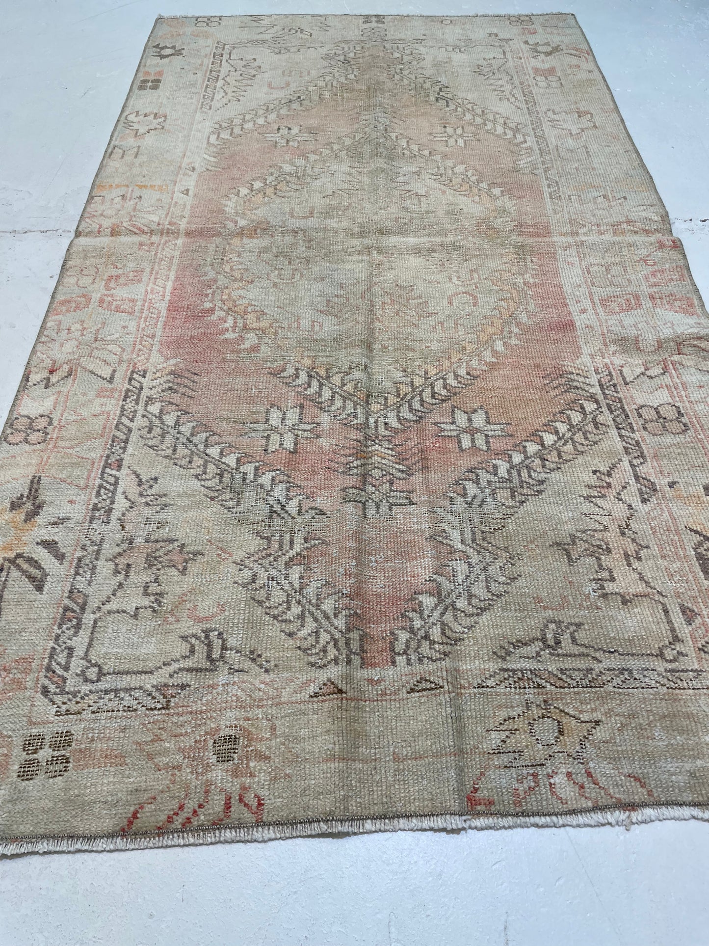 Hand-Knotted Wool Rug Turkish Oushak 3'1" x 5'6"