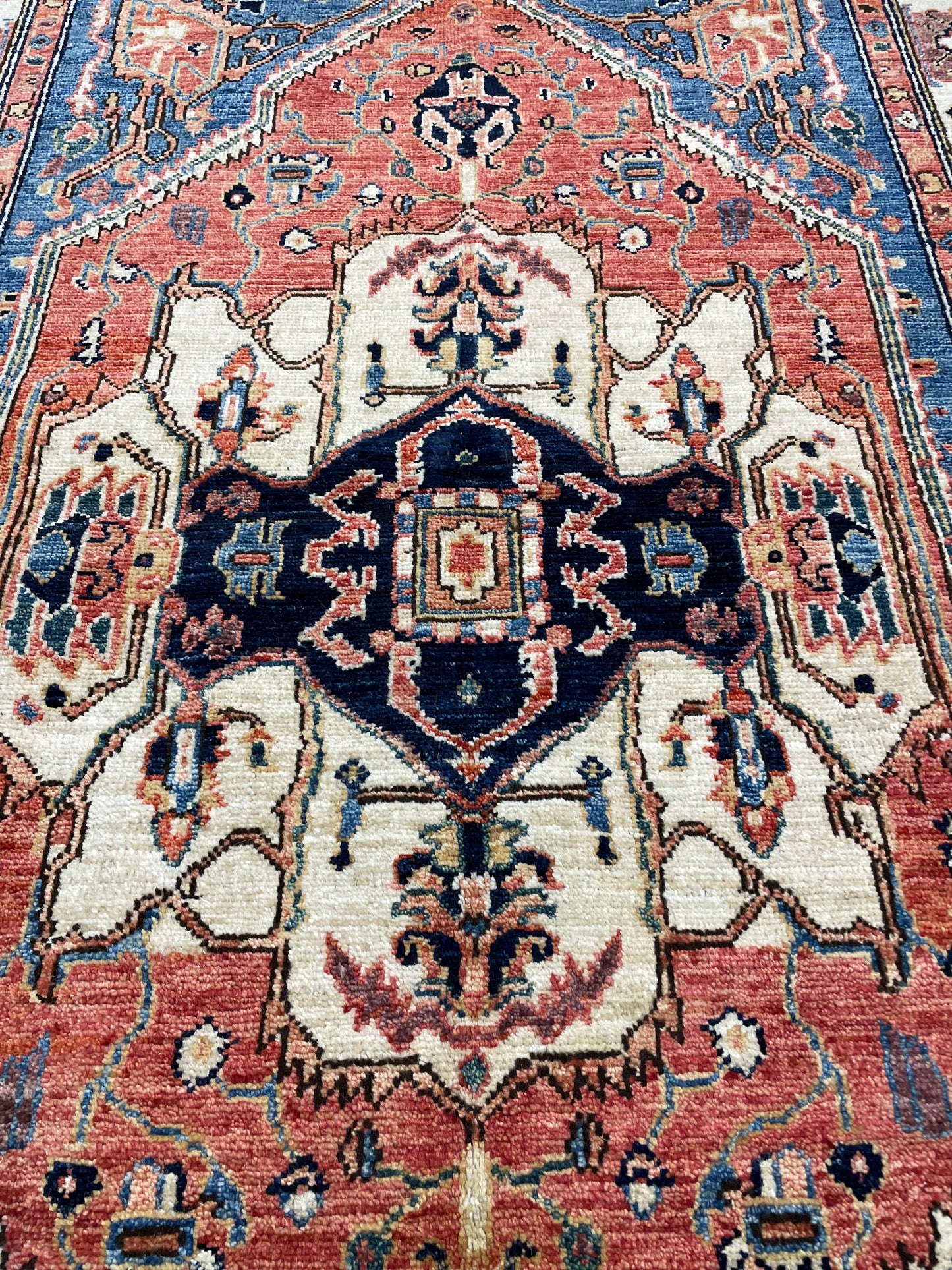 Hand-Knotted Wool Rug Pakistan Serapi 4' x 5'11"