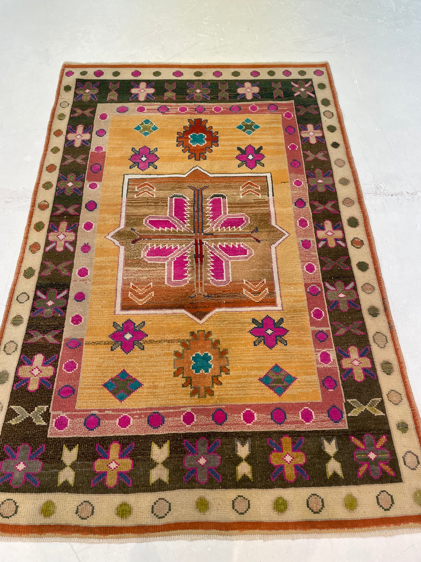 Hand-Knotted Wool Rug Turkish Oushak 4'4" x 6'8"