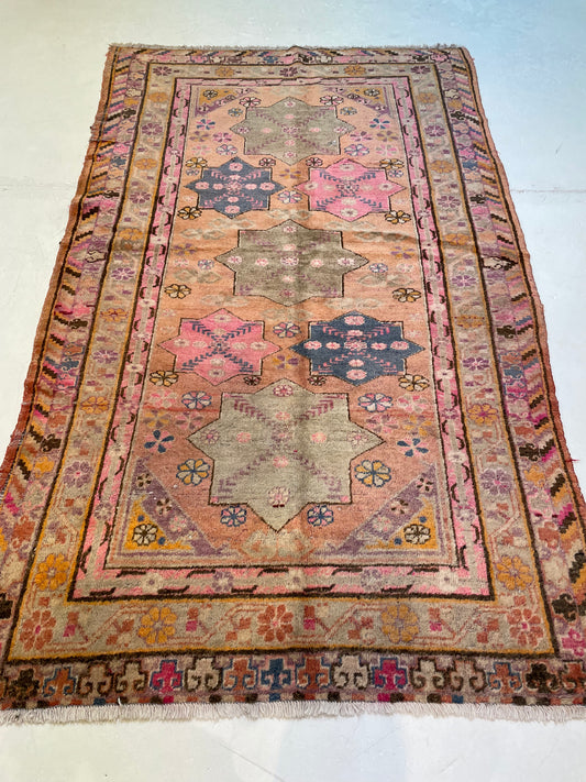 Hand-Knotted Wool Rug Khotan 4'11" x 8'5"