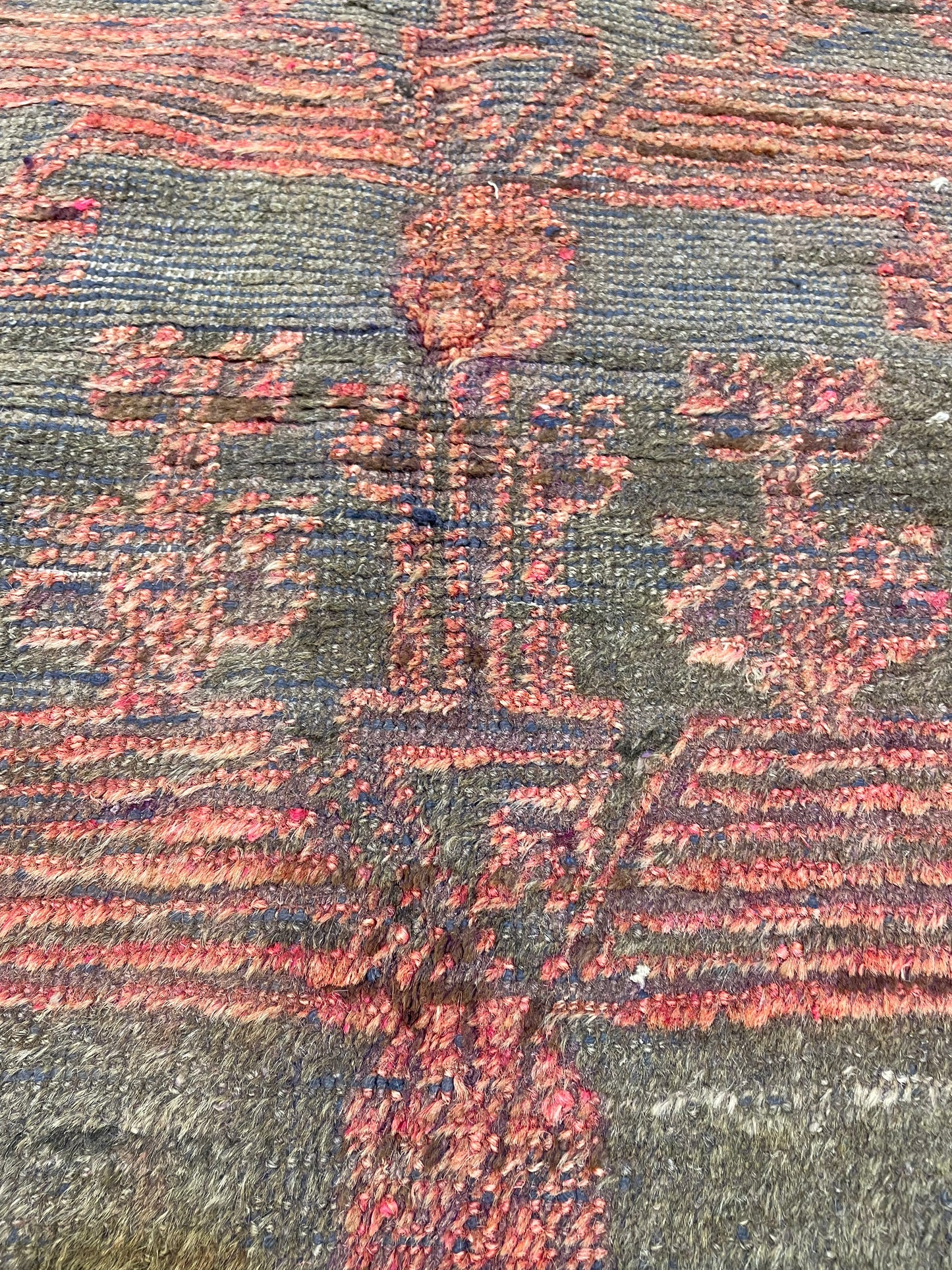 Hand-Knotted Wool Rug Khotan 4'9" x 6'7"