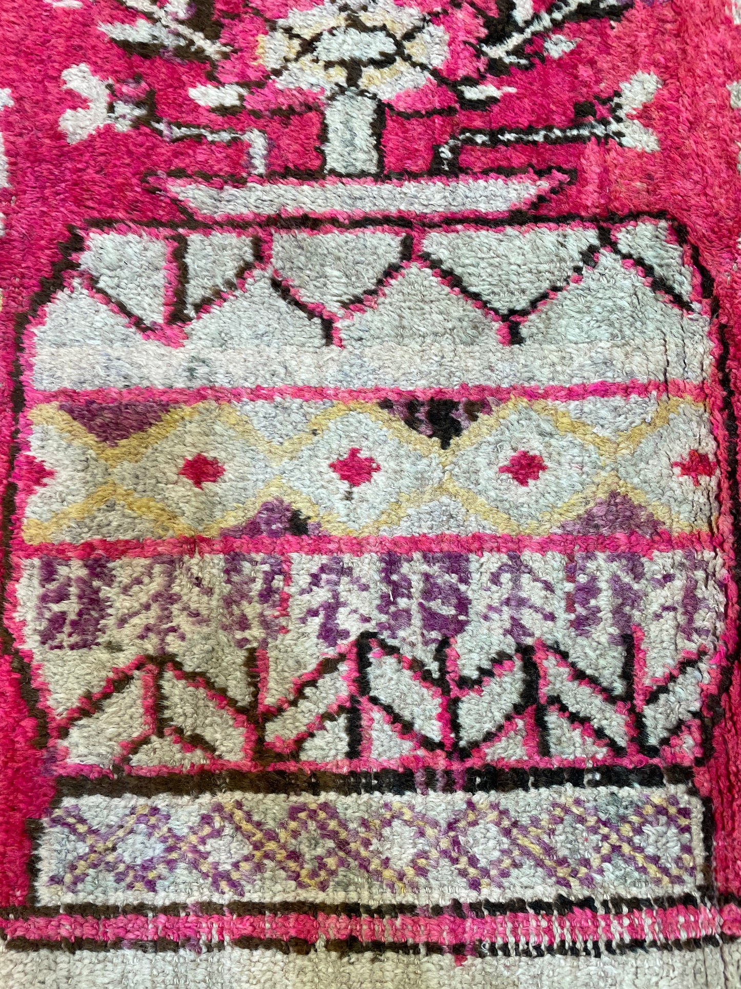Hand-Knotted Wool Rug Khotan 4'3" x 7'9"
