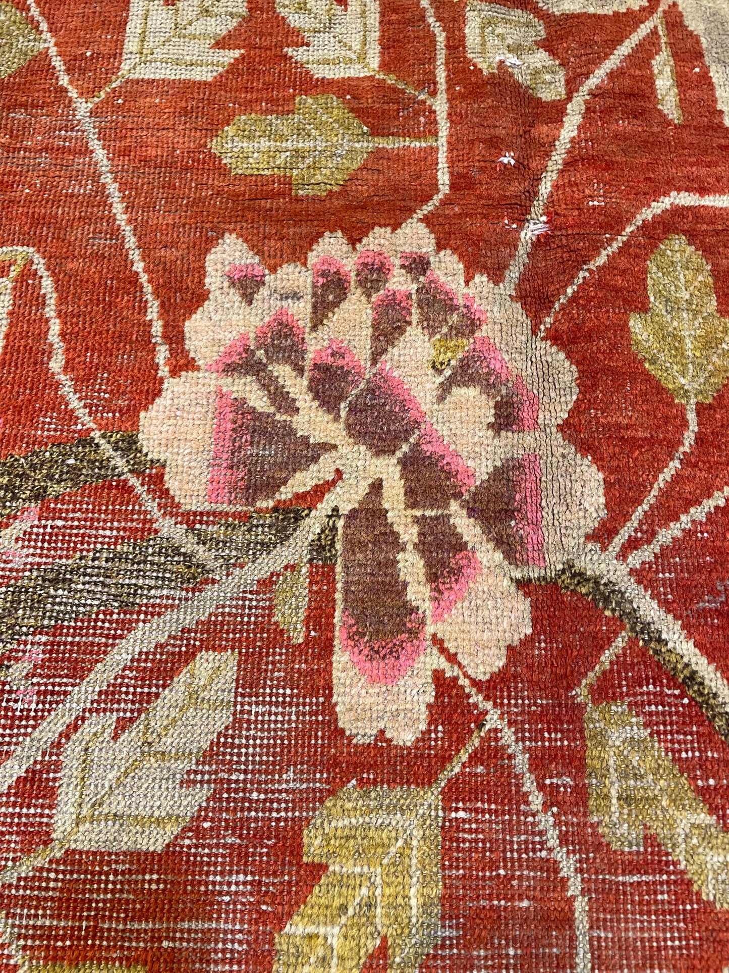 Hand-Knotted Wool Rug Khotan 4'9" x 7'