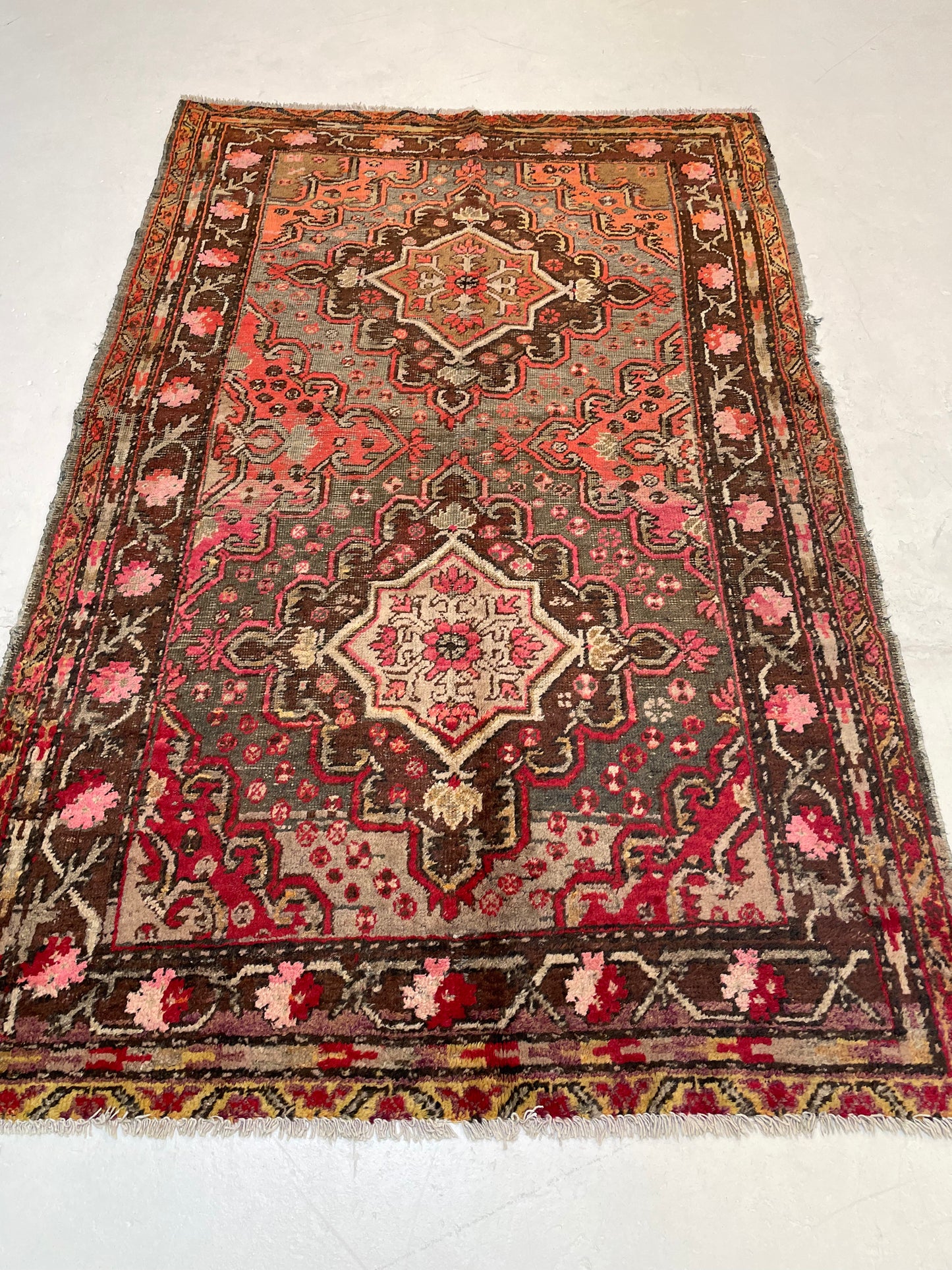 Hand-Knotted Wool Rug Khotan 4'2" x 6'