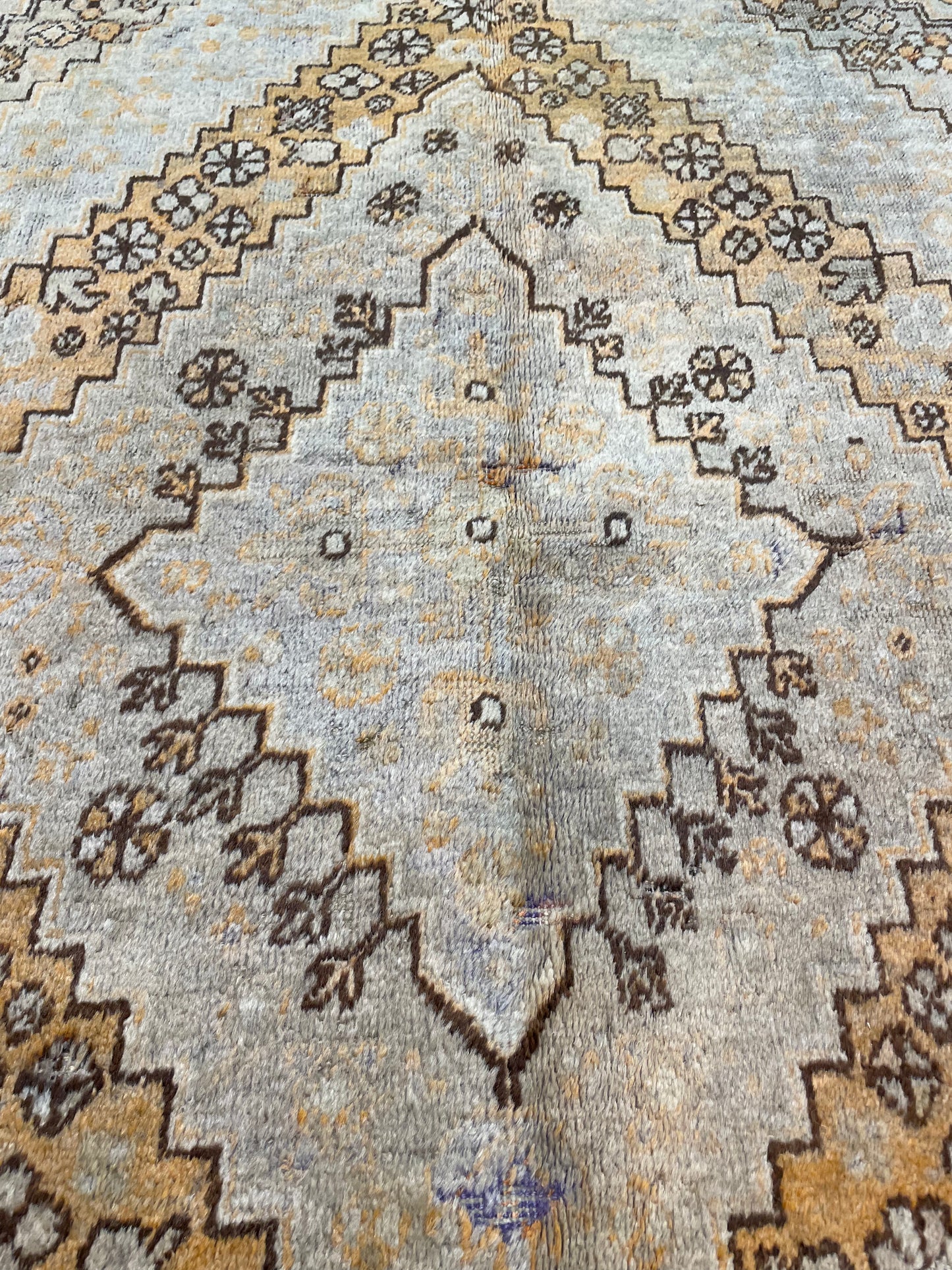 Hand-Knotted Wool Rug Khotan 4'4" x 6'4"