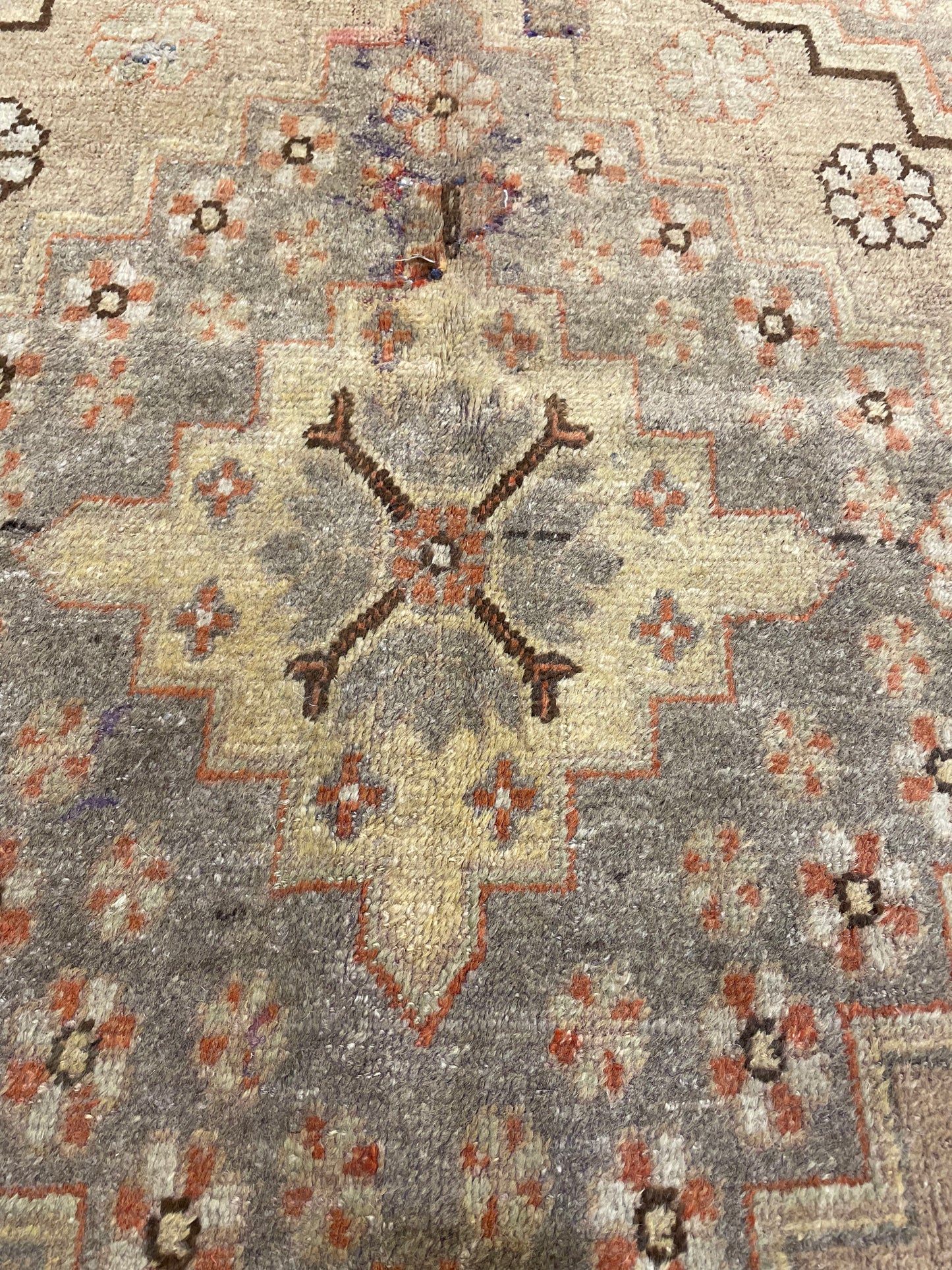 Hand-Knotted Wool Rug Khotan 5'1" x 8'2"