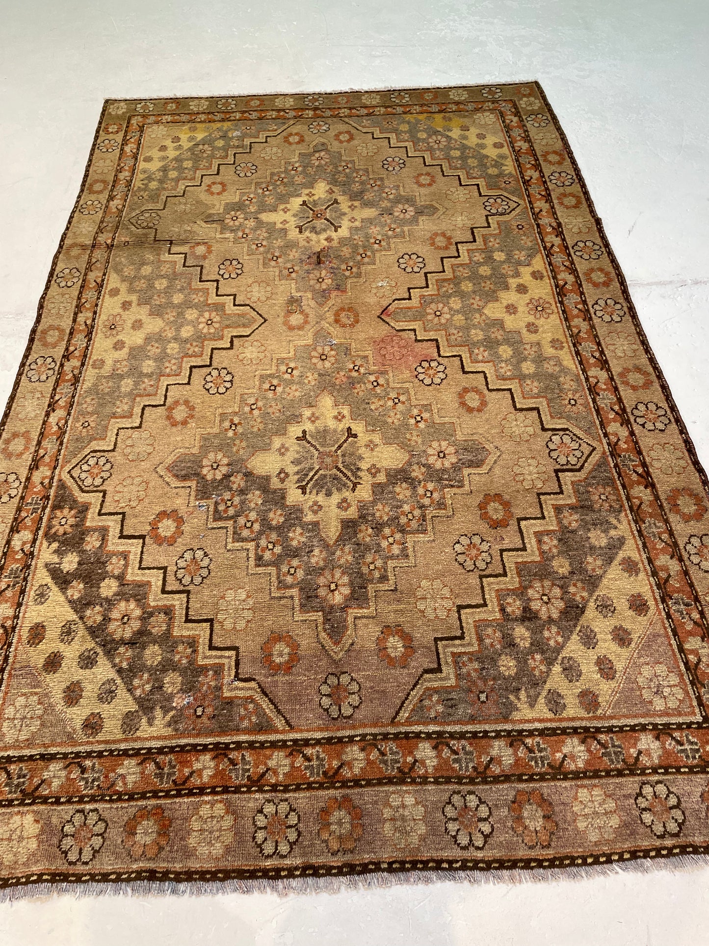 Hand-Knotted Wool Rug Khotan 5'1" x 8'2"