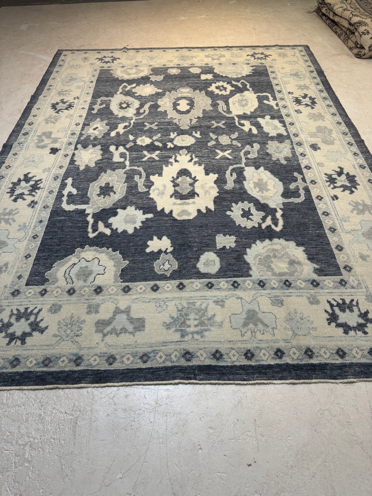 Hand-Knotted Wool Area Rug Turkish Oushak 9'1" x 12'3"