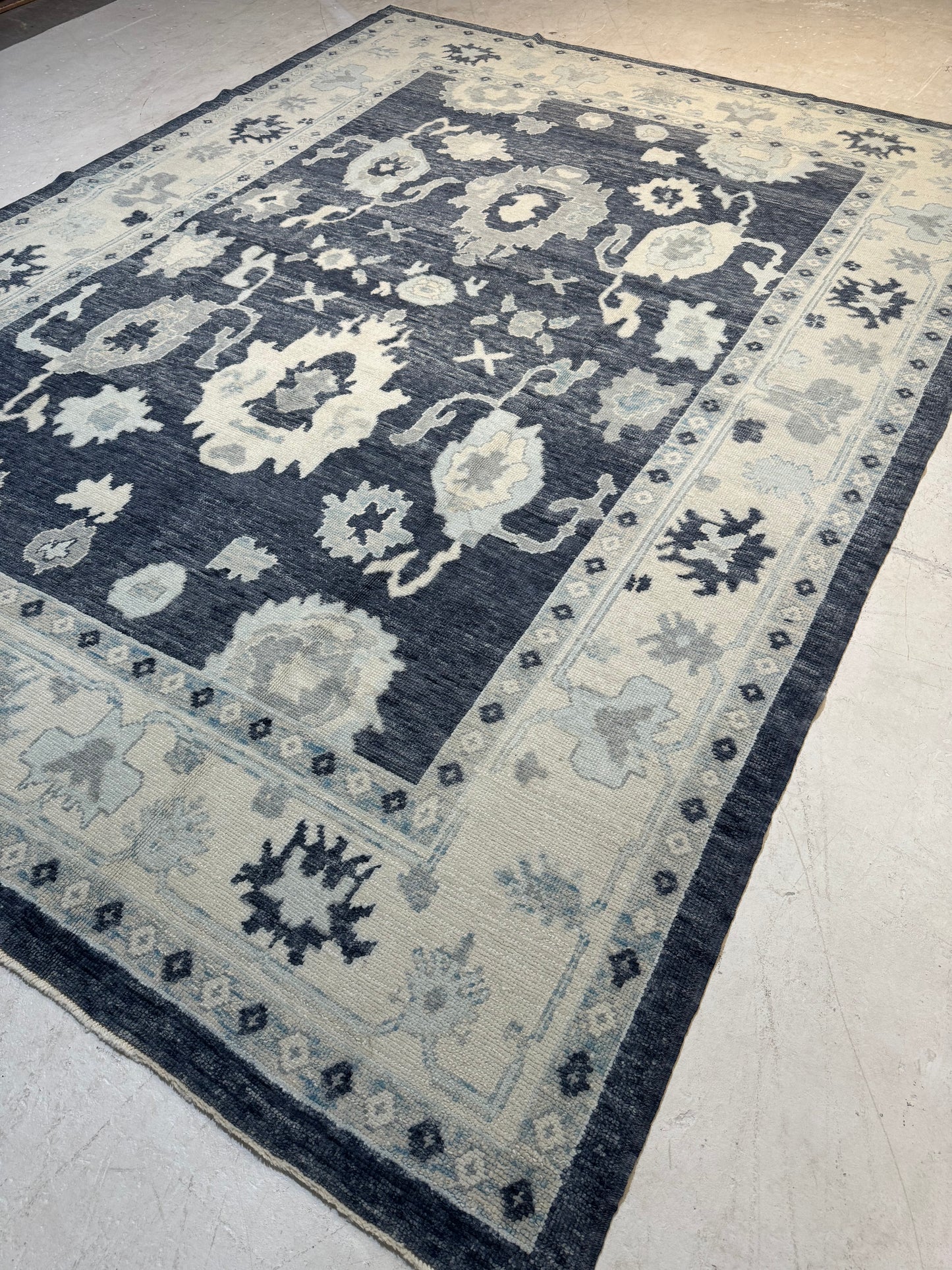 Hand-Knotted Wool Area Rug Turkish Oushak 9'1" x 12'3"