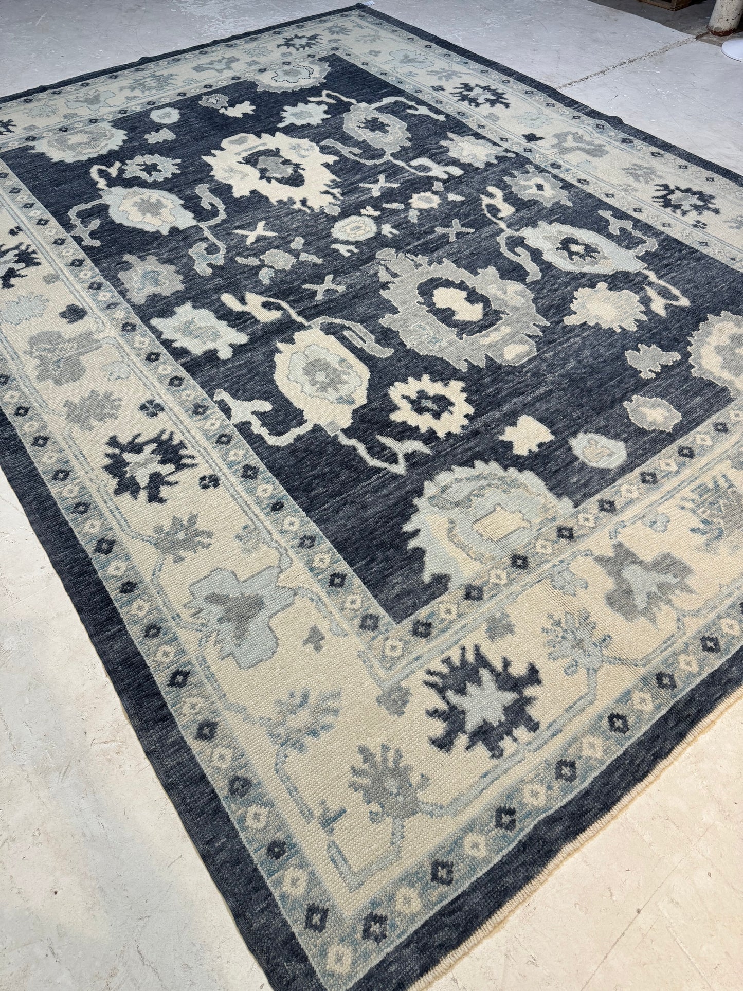 Hand-Knotted Wool Area Rug Turkish Oushak 9'1" x 12'3"