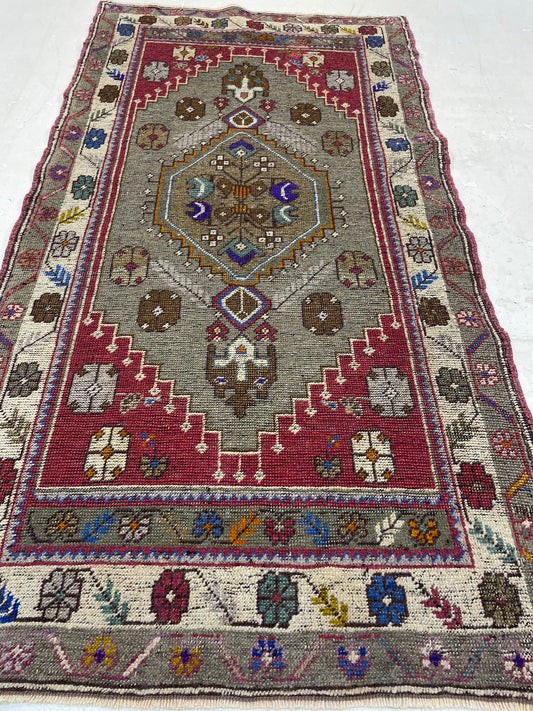 Hand-Knotted Wool Rug Turkish Oushak 2'5" x 4'5"