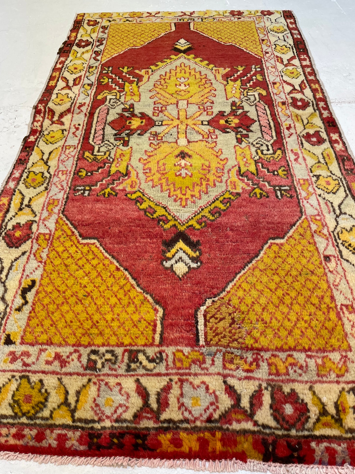 Hand-Knotted Wool Rug Turkish Oushak 2'6" x 4'9"