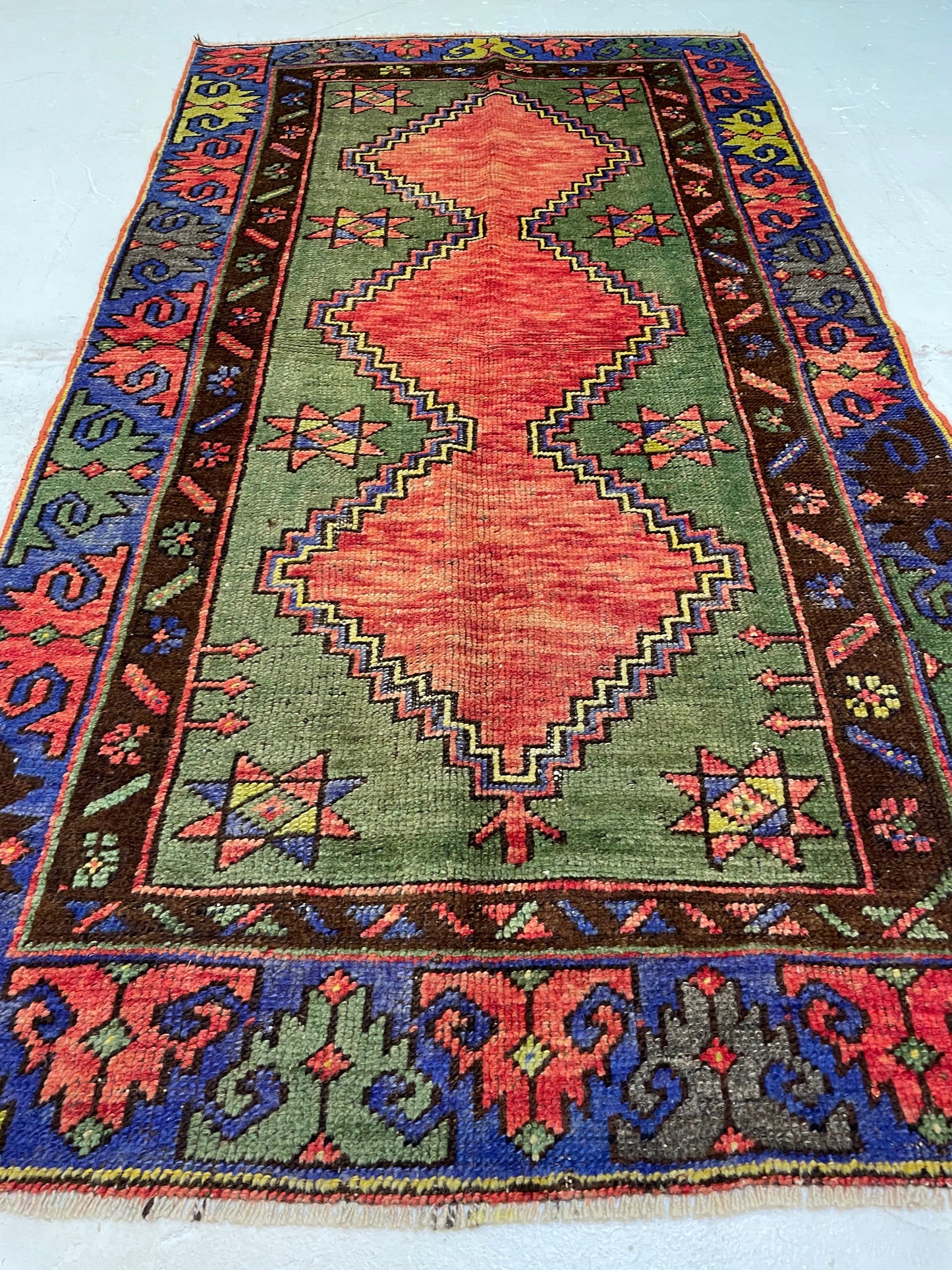 Hand-Knotted Wool Rug Turkish Oushak 2'7" x 4'11"