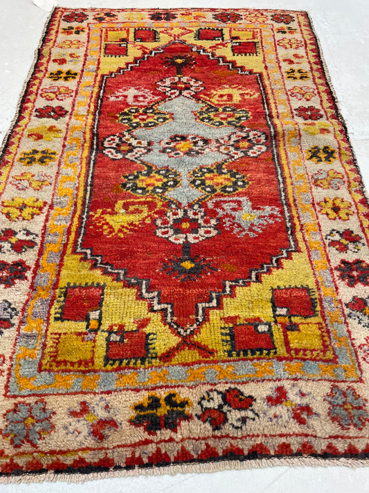Hand-Knotted Wool Rug Turkish Oushak 2'6" x 4'