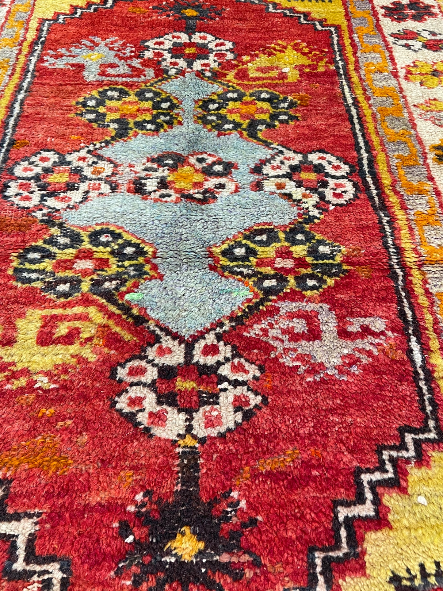 Hand-Knotted Wool Rug Turkish Oushak 2'6" x 4'