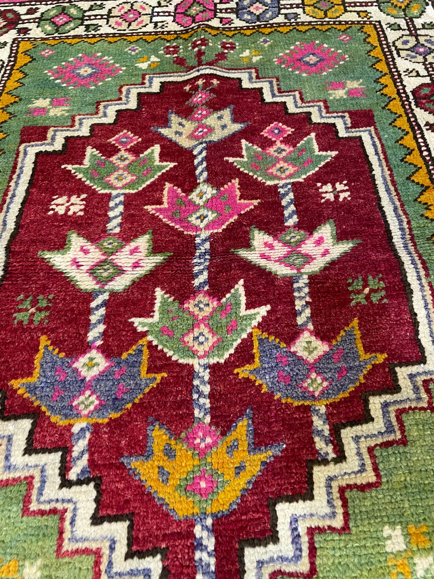 Hand-Knotted Wool Rug Turkish Oushak 2'9" x 4'4"