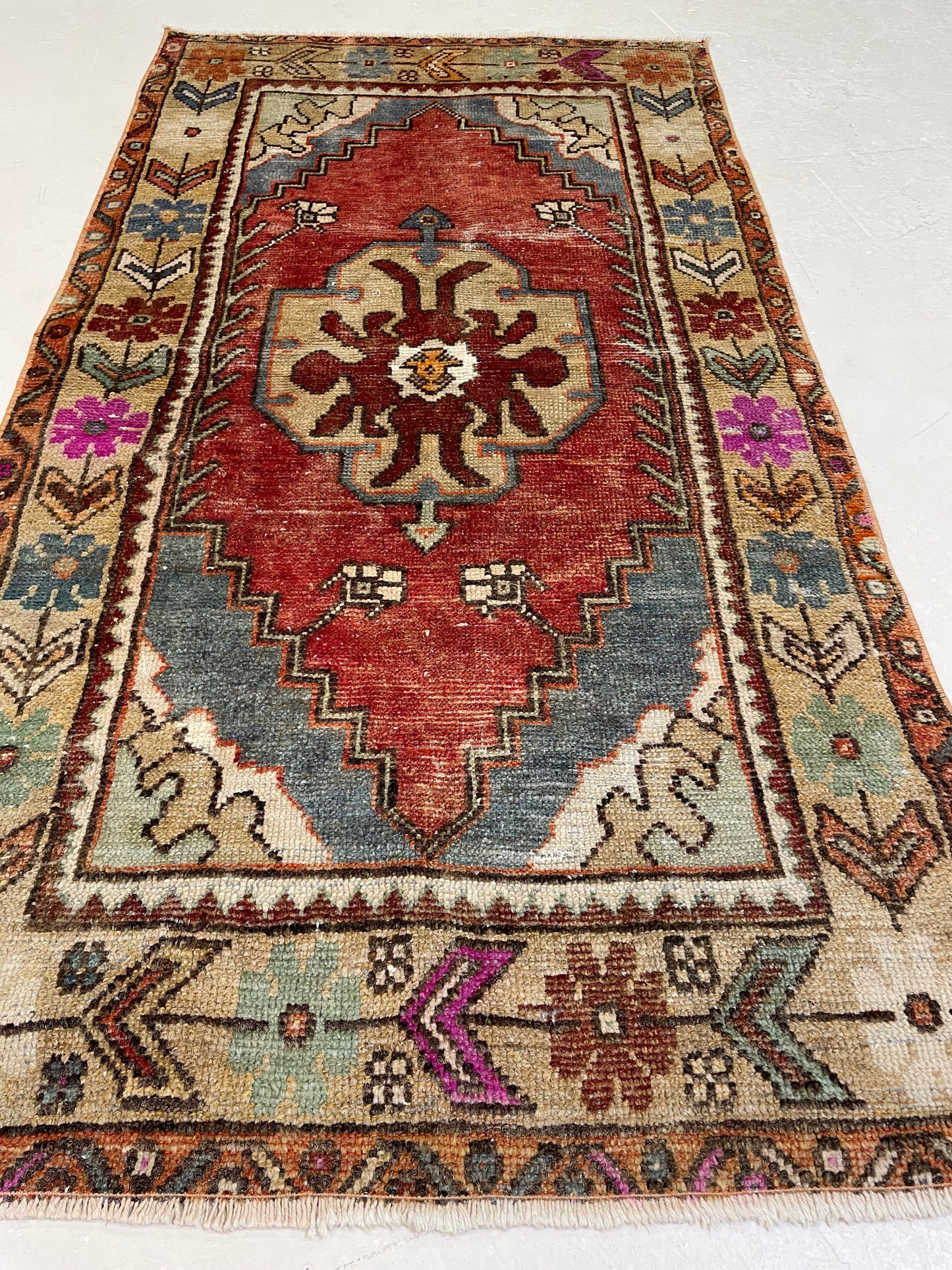 Hand-Knotted Wool Rug Turkish Oushak 2'7" x 4'8"