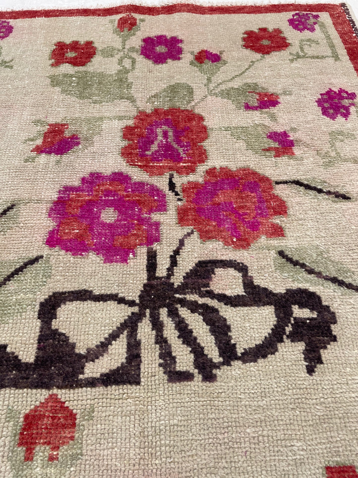 Hand-Knotted Wool Rug Turkish Oushak 3' x 5'2"