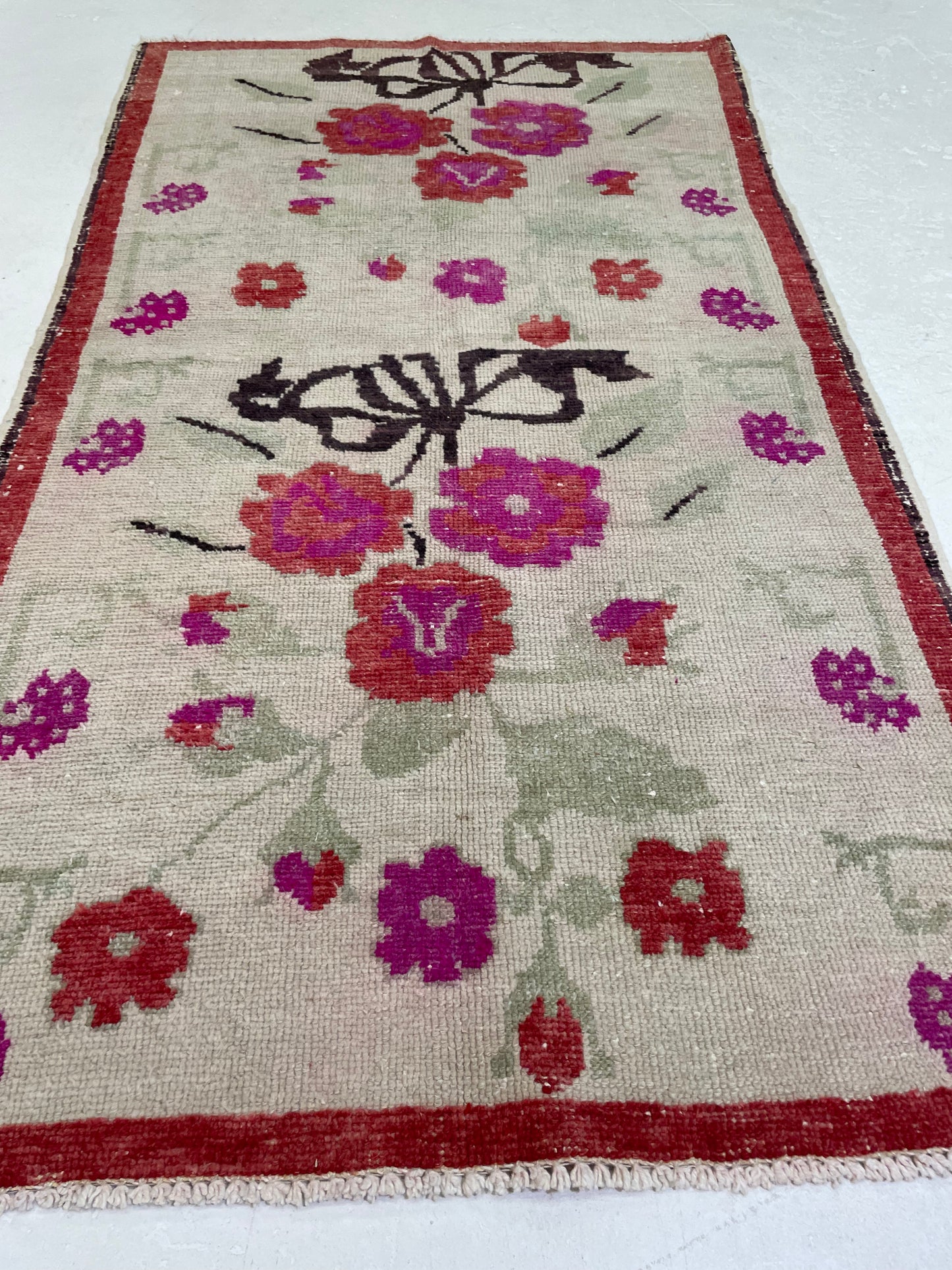 Hand-Knotted Wool Rug Turkish Oushak 3' x 5'2"